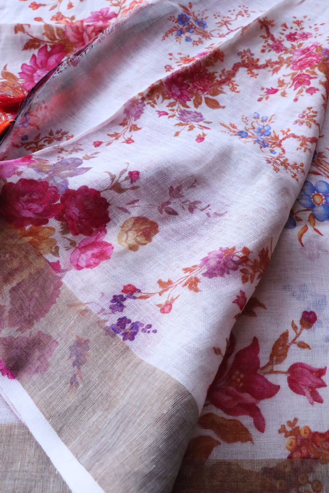 MULTI COLOUR FLORAL PRINTED LINEN SAREE