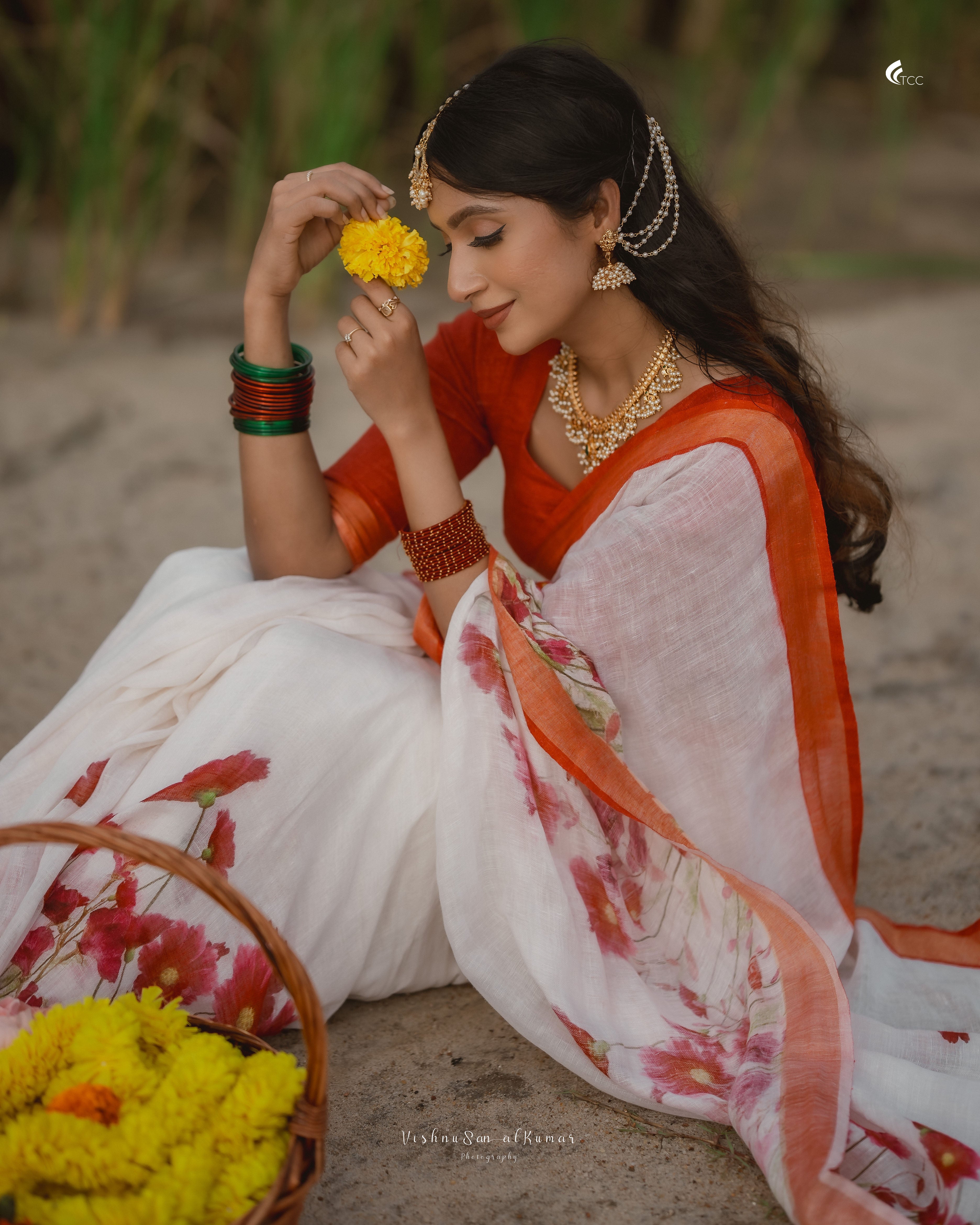 FLORAL PRINTED PURE LINEN SAREE