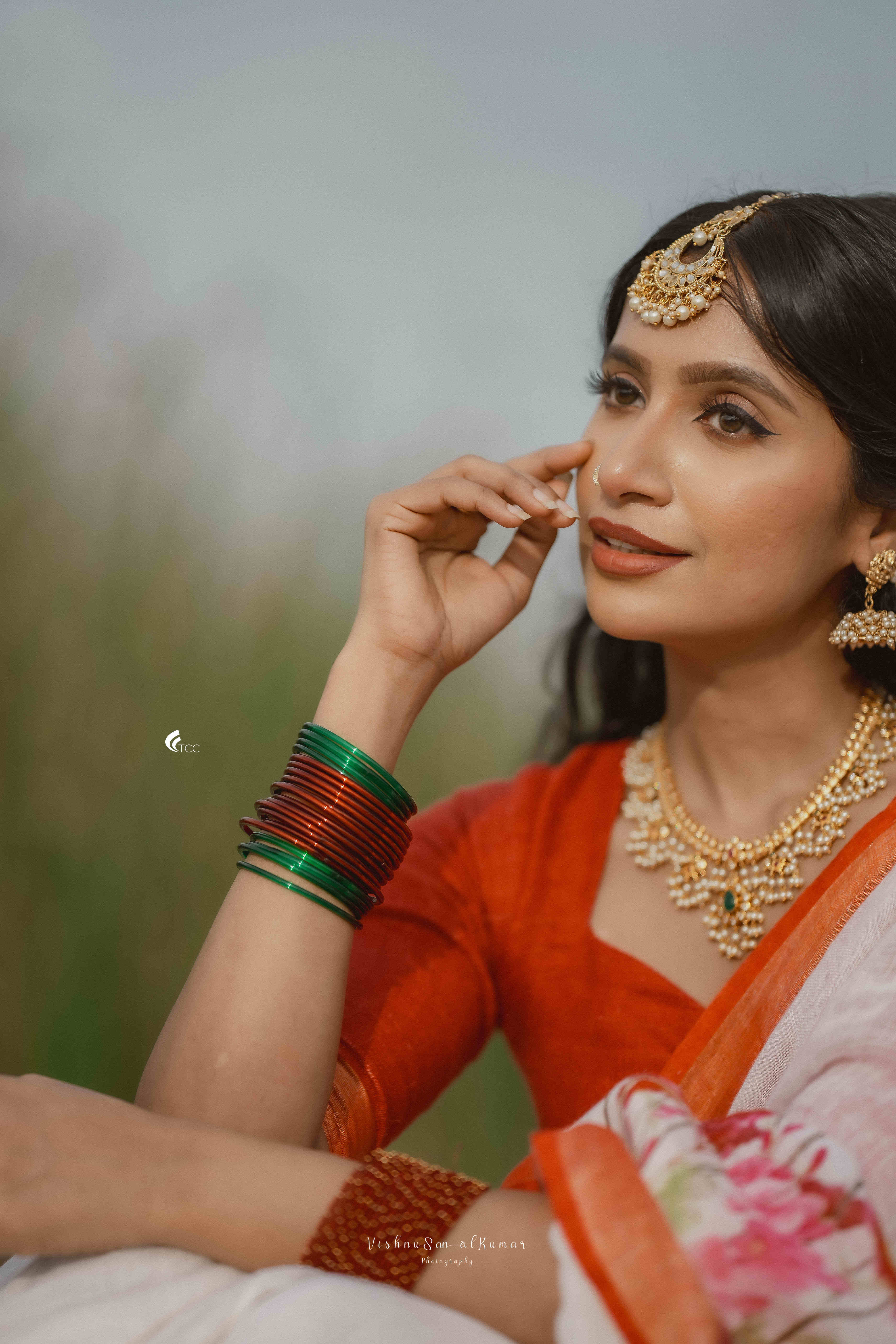 FLORAL PRINTED PURE LINEN SAREE