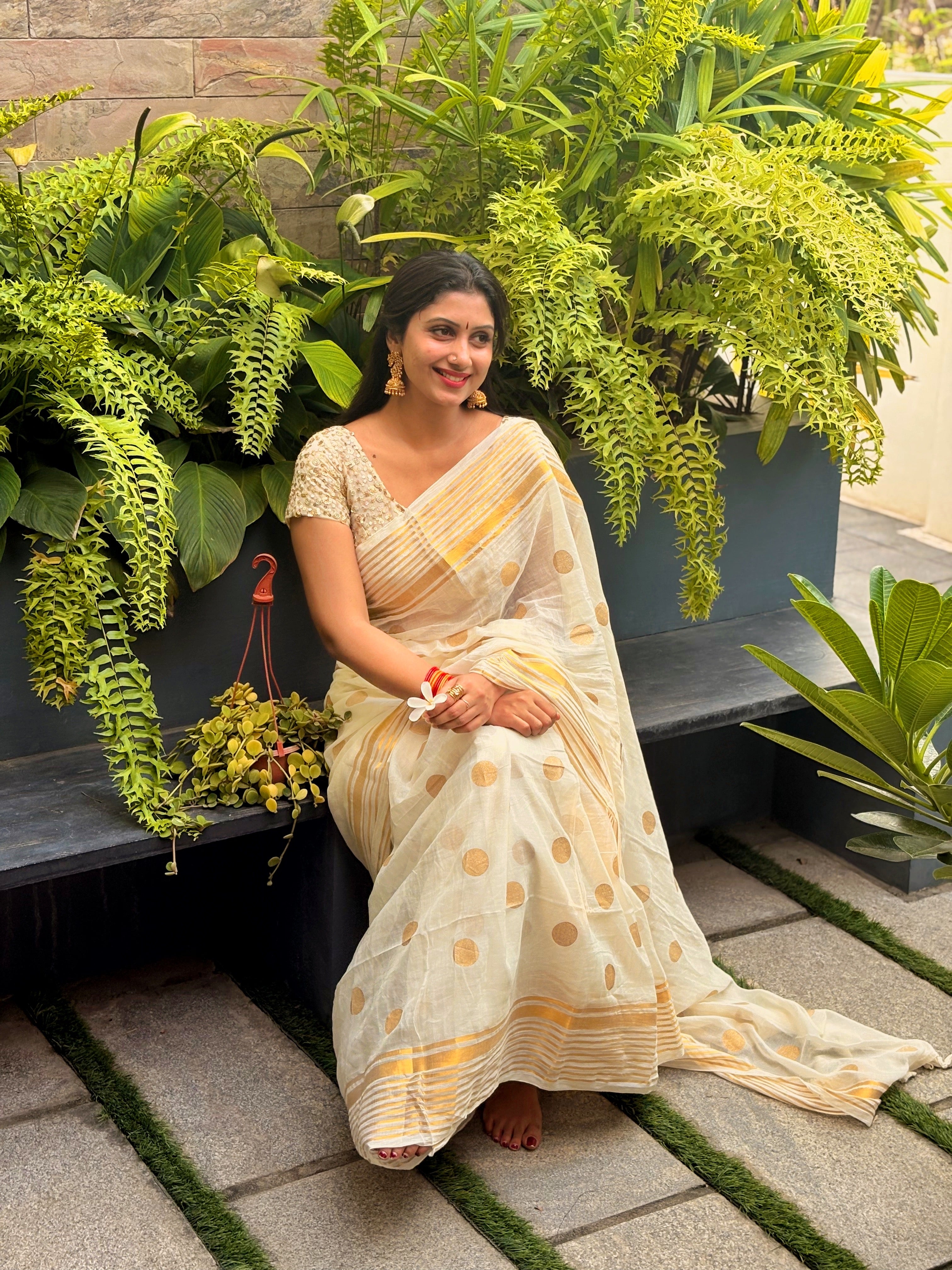 MULMUL SAREE WITH POLKA DOTS - TBS26VC