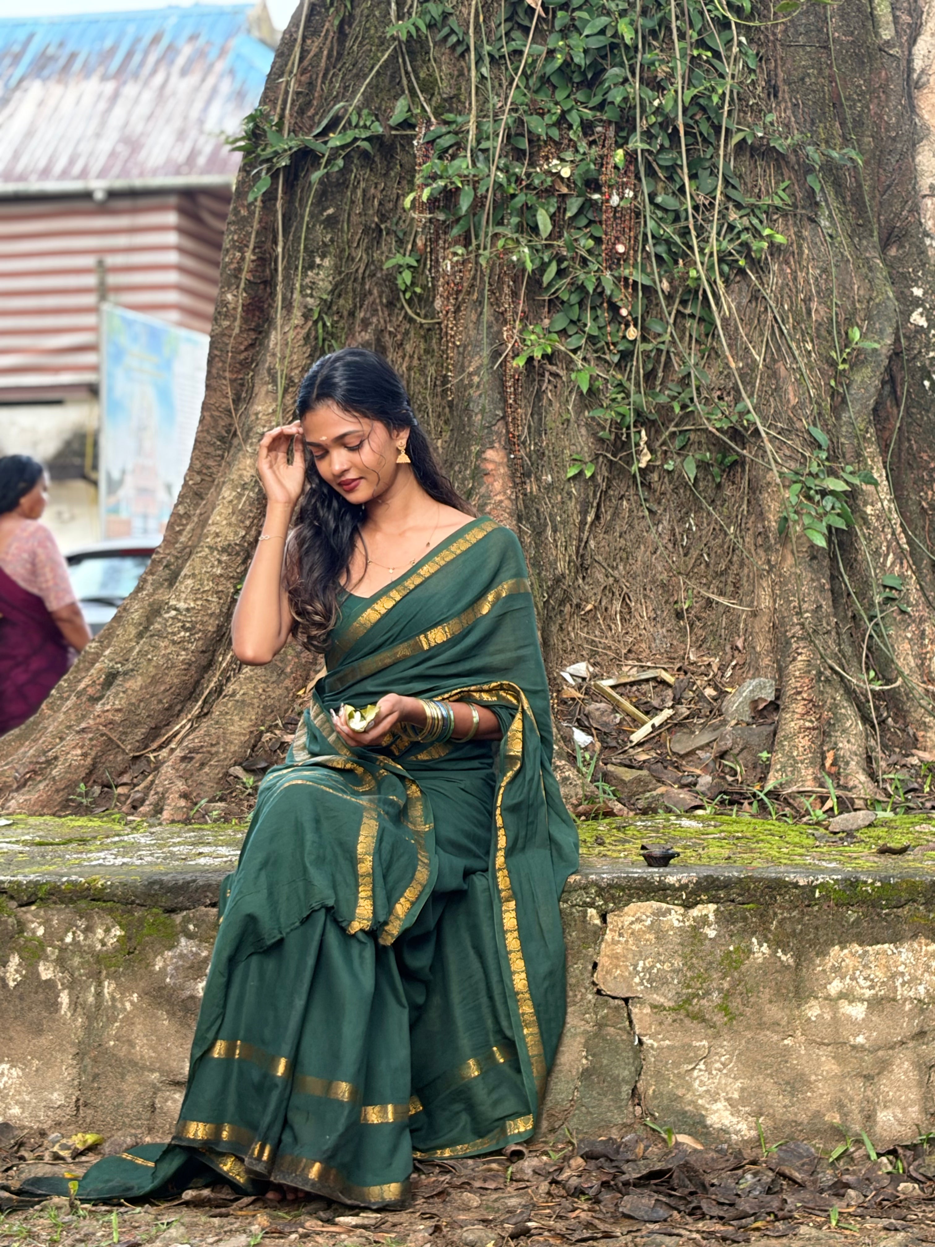 PLAIN SUNGUDI SAREE- DARK GREEN TBS26MSS