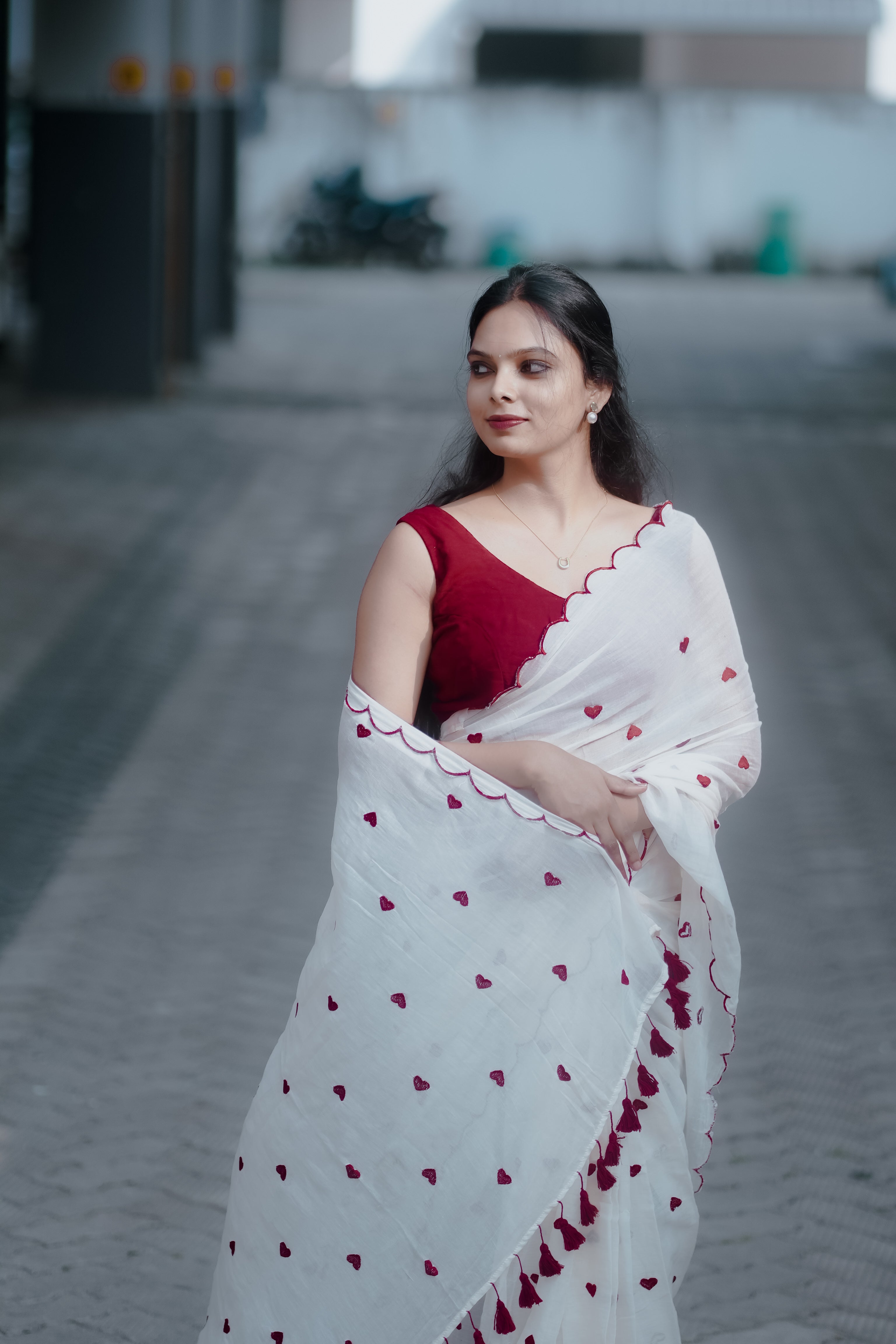 OFF WHITE MULMUL WITH MAROON HEART