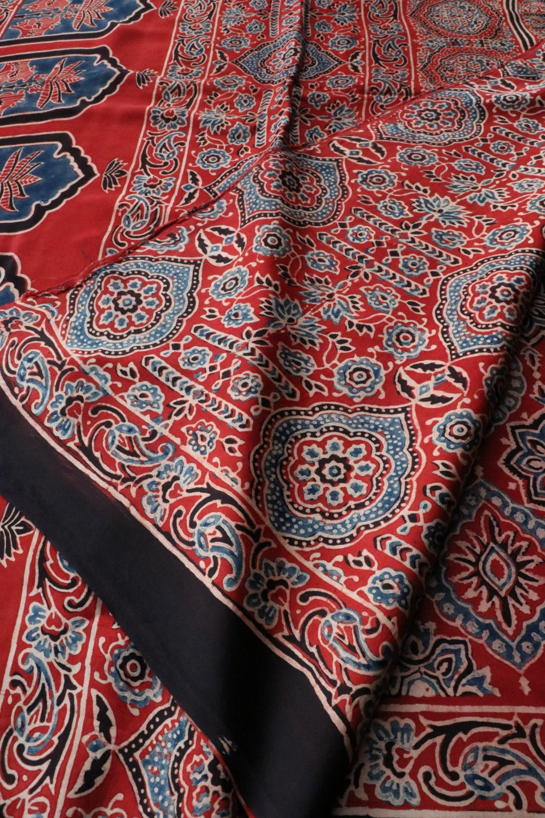 AJRAKH MODAL SILK 9 - TBS26AM