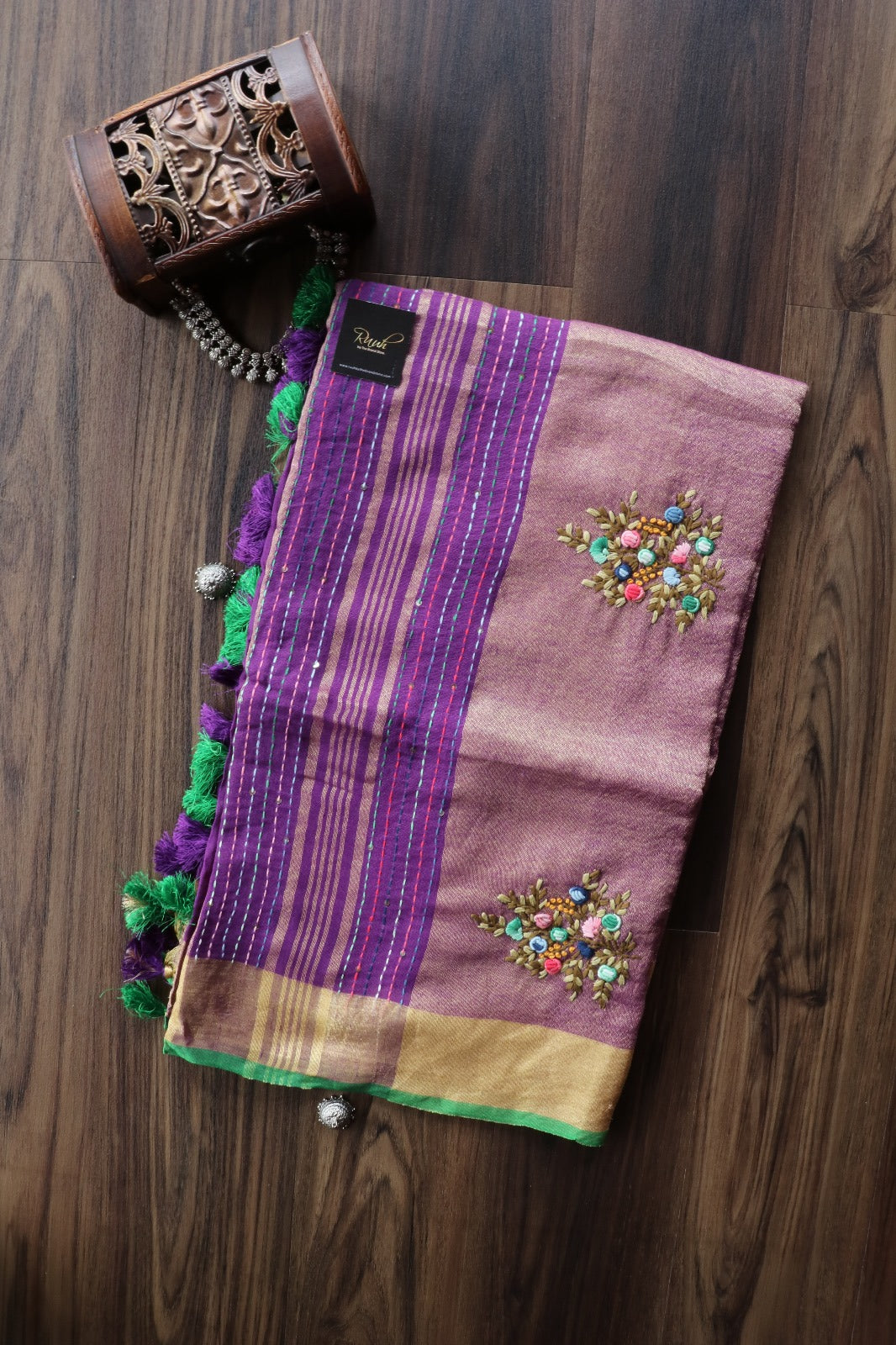 LINEN FRENCH KNOT SAREE 4
