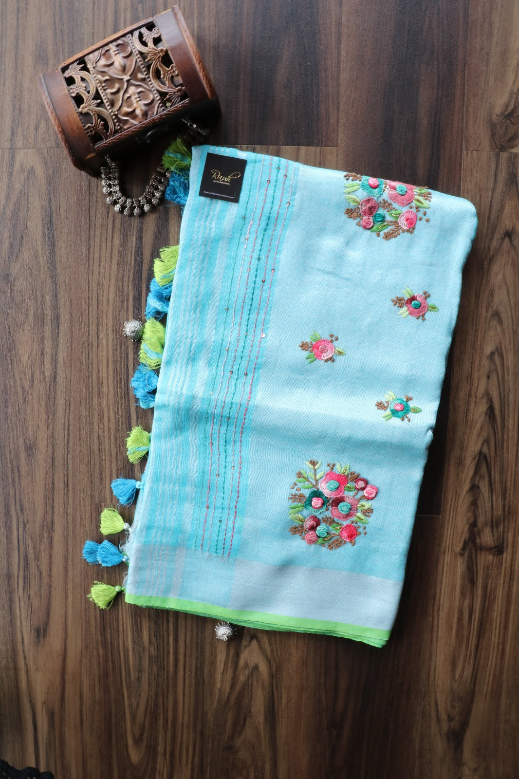 LINEN FRENCH KNOT SAREE 3