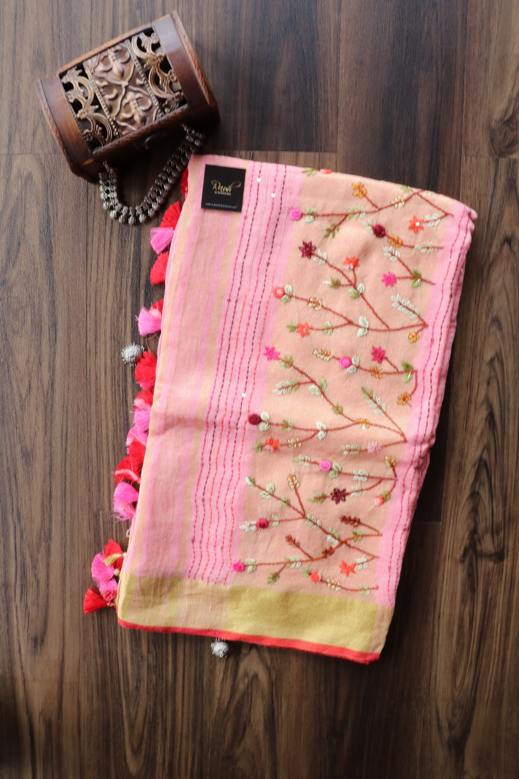 LINEN FRENCHKNOT SAREE 2