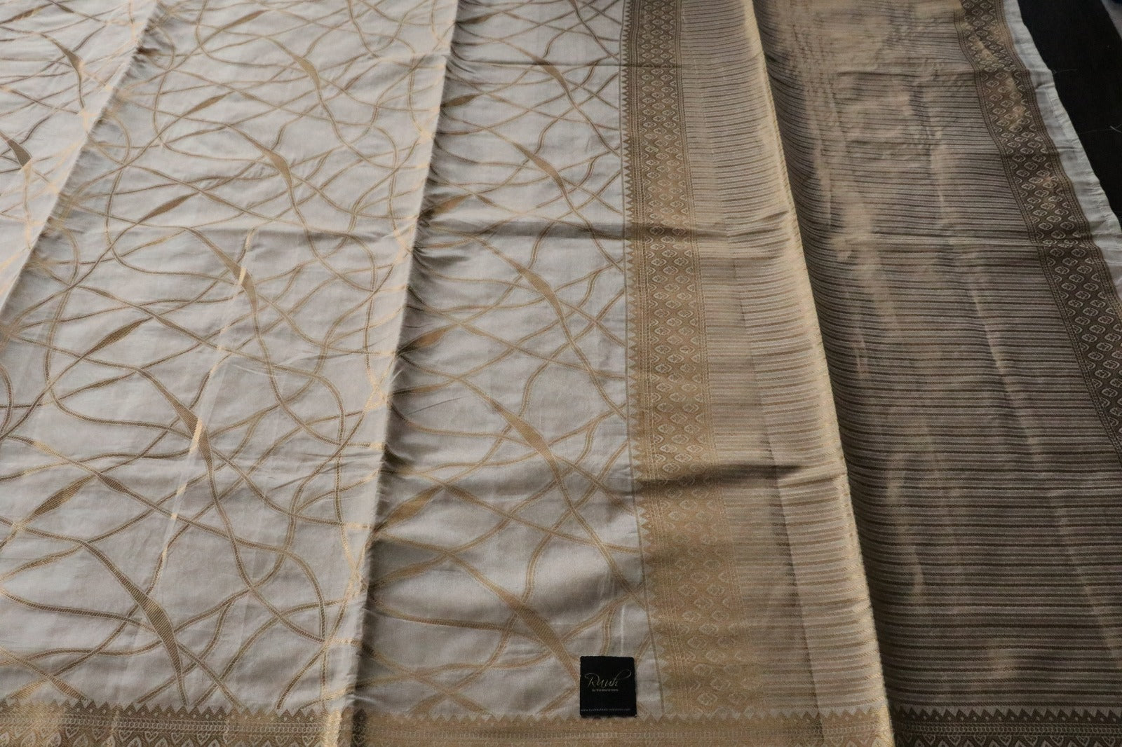 DESIGNER KERALA SAREE IN SEMI SILK