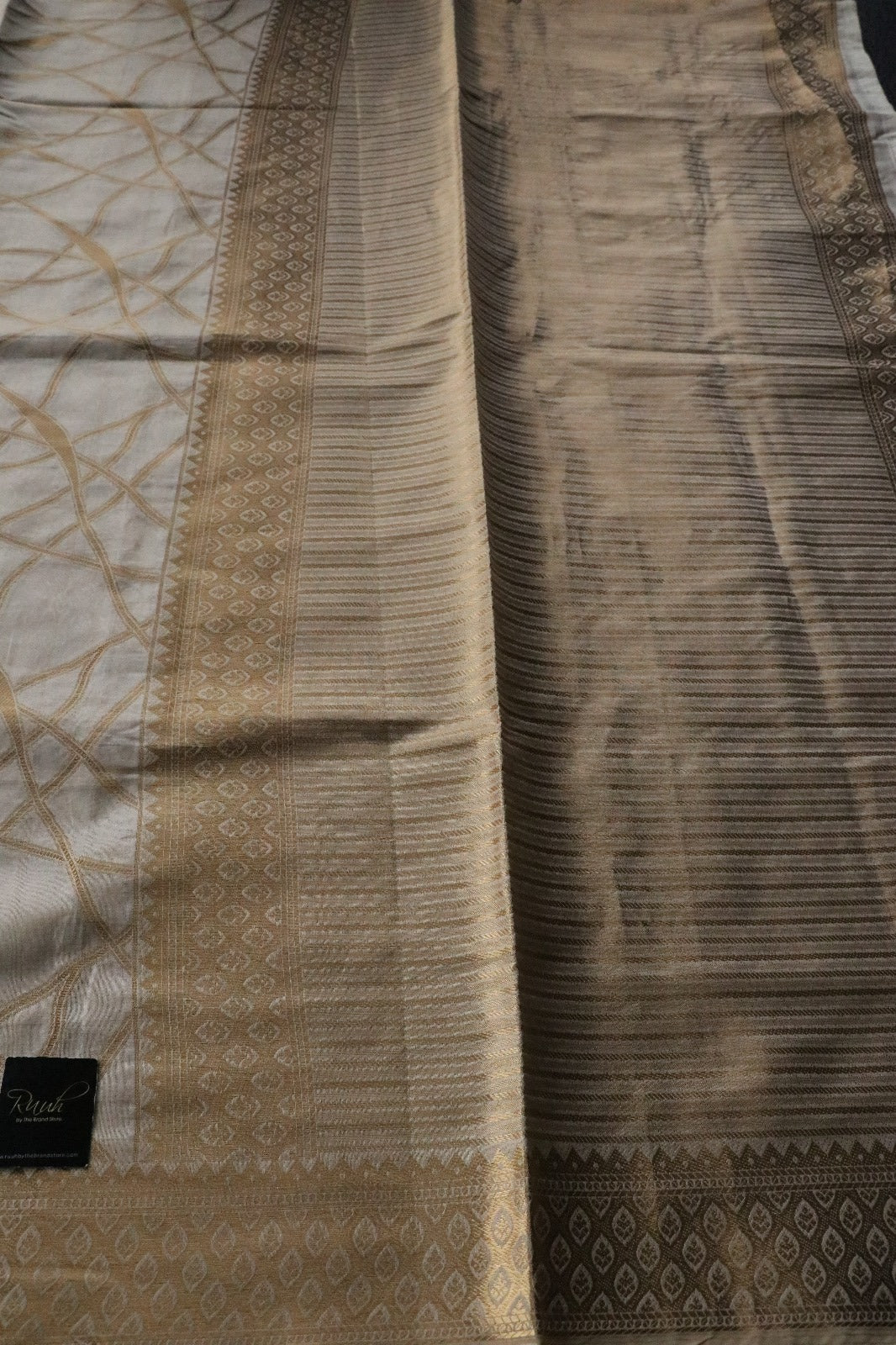 DESIGNER KERALA SAREE IN SEMI SILK