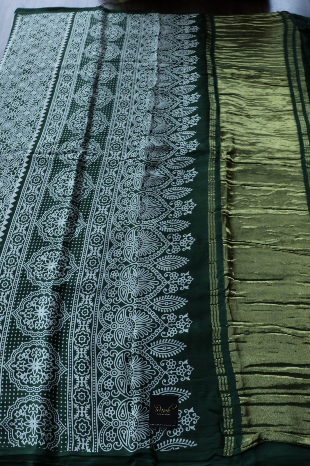GREEN CHEVRON PATTERNED MODAL SILK