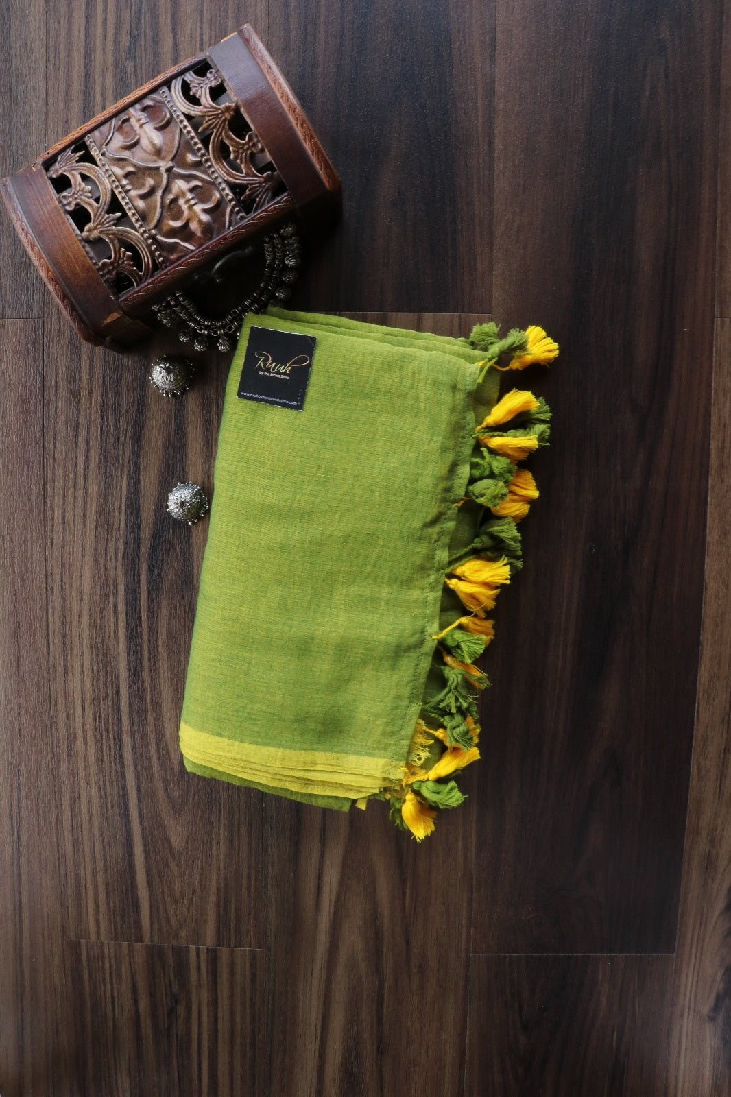 DUAL TONE OF GREEN X YELLOW MULMUL SAREE