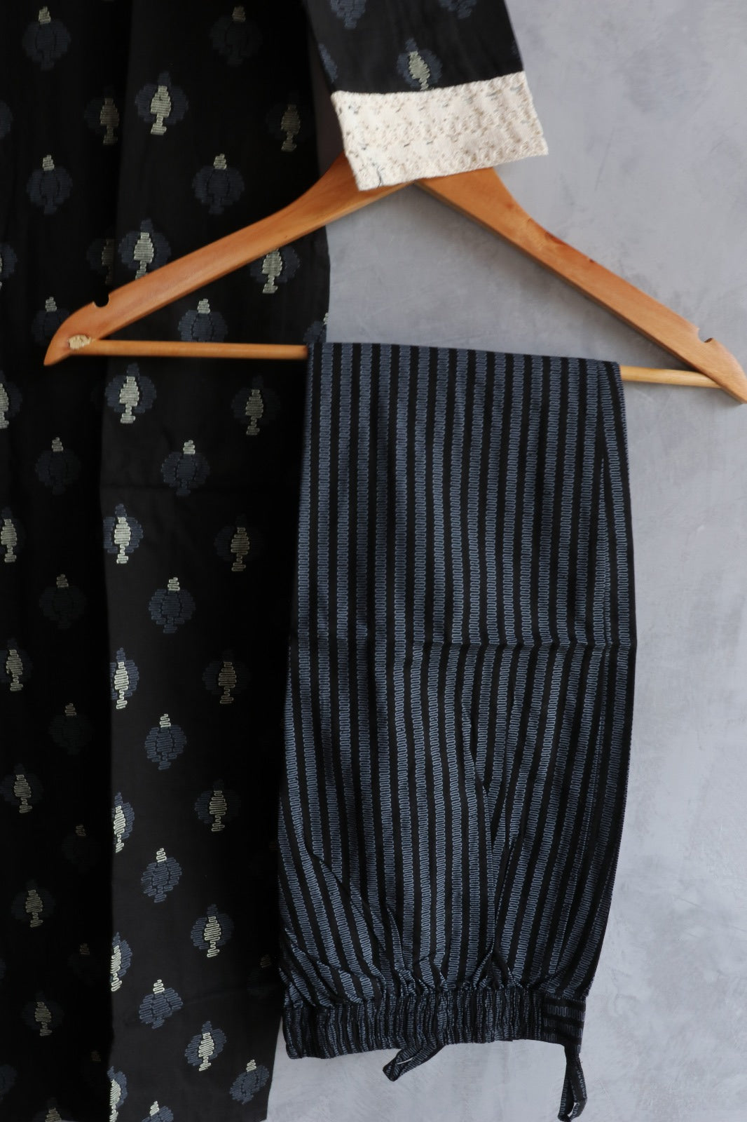 BLACK COTTON V NECK SALWAR SUIT SET