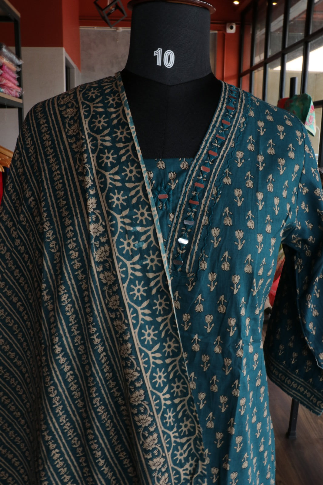 BLUE COTTON FLORAL PRINTED SALWAR SUIT SET