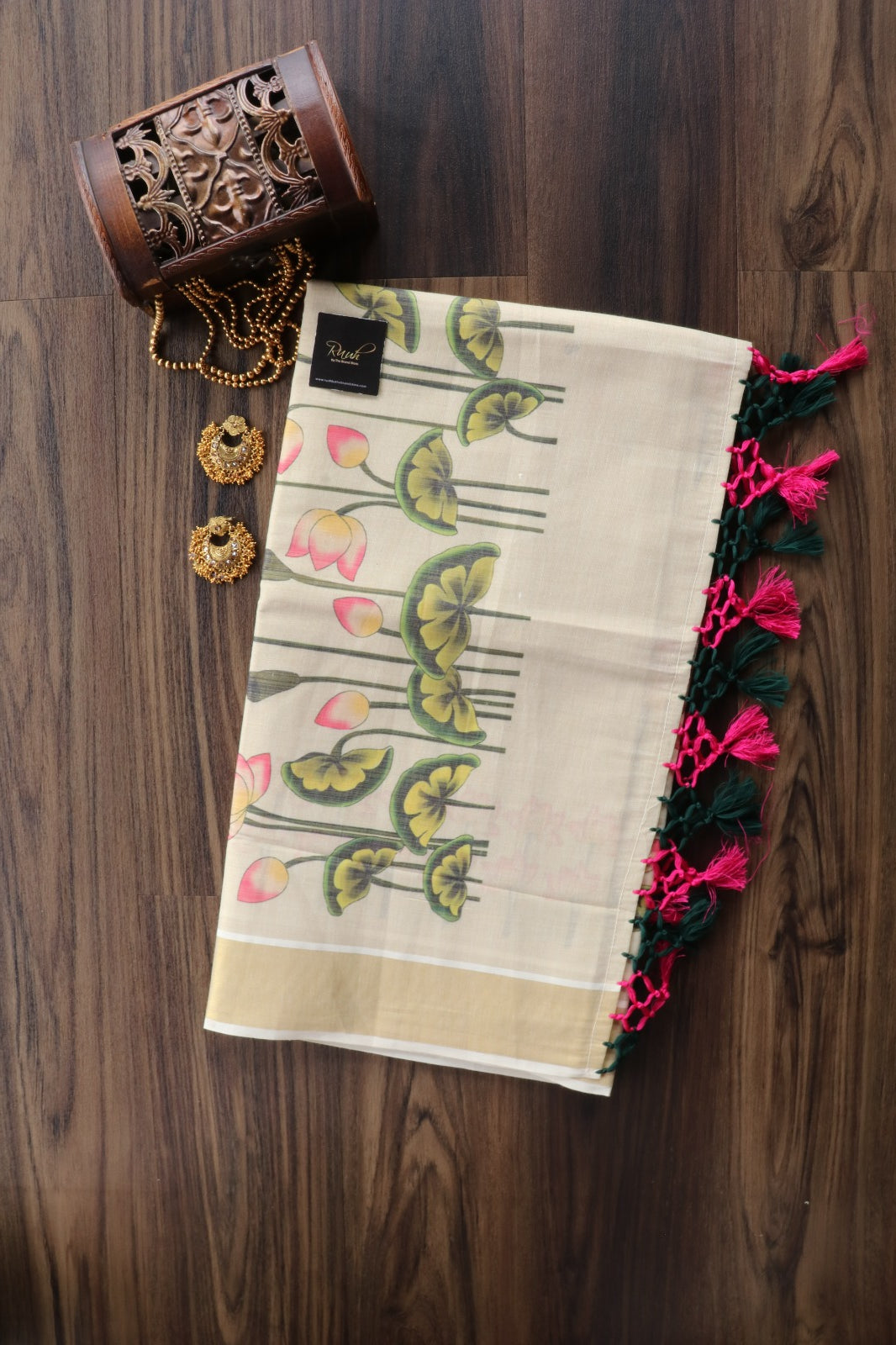 LOTUS PRINTED KERALA TISSUE SAREE