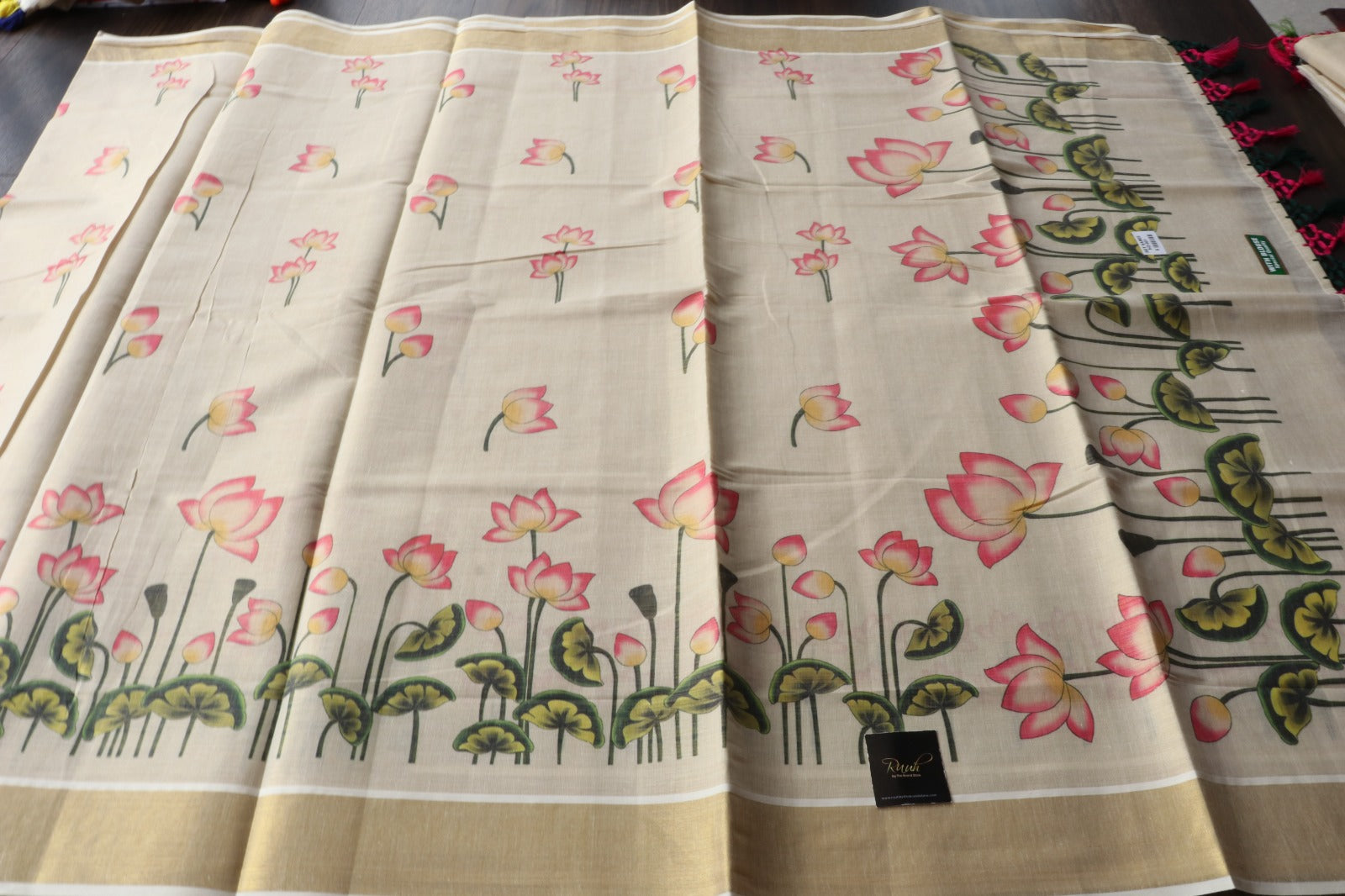 LOTUS PRINTED KERALA TISSUE SAREE