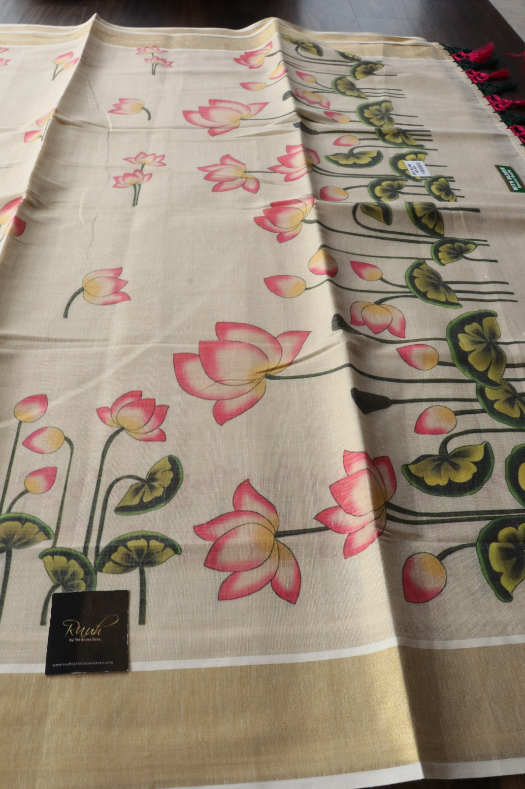 LOTUS PRINTED KERALA TISSUE SAREE