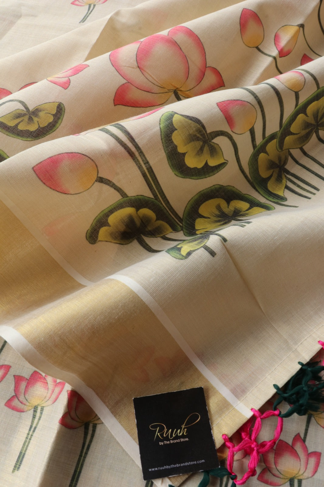 LOTUS PRINTED KERALA TISSUE SAREE