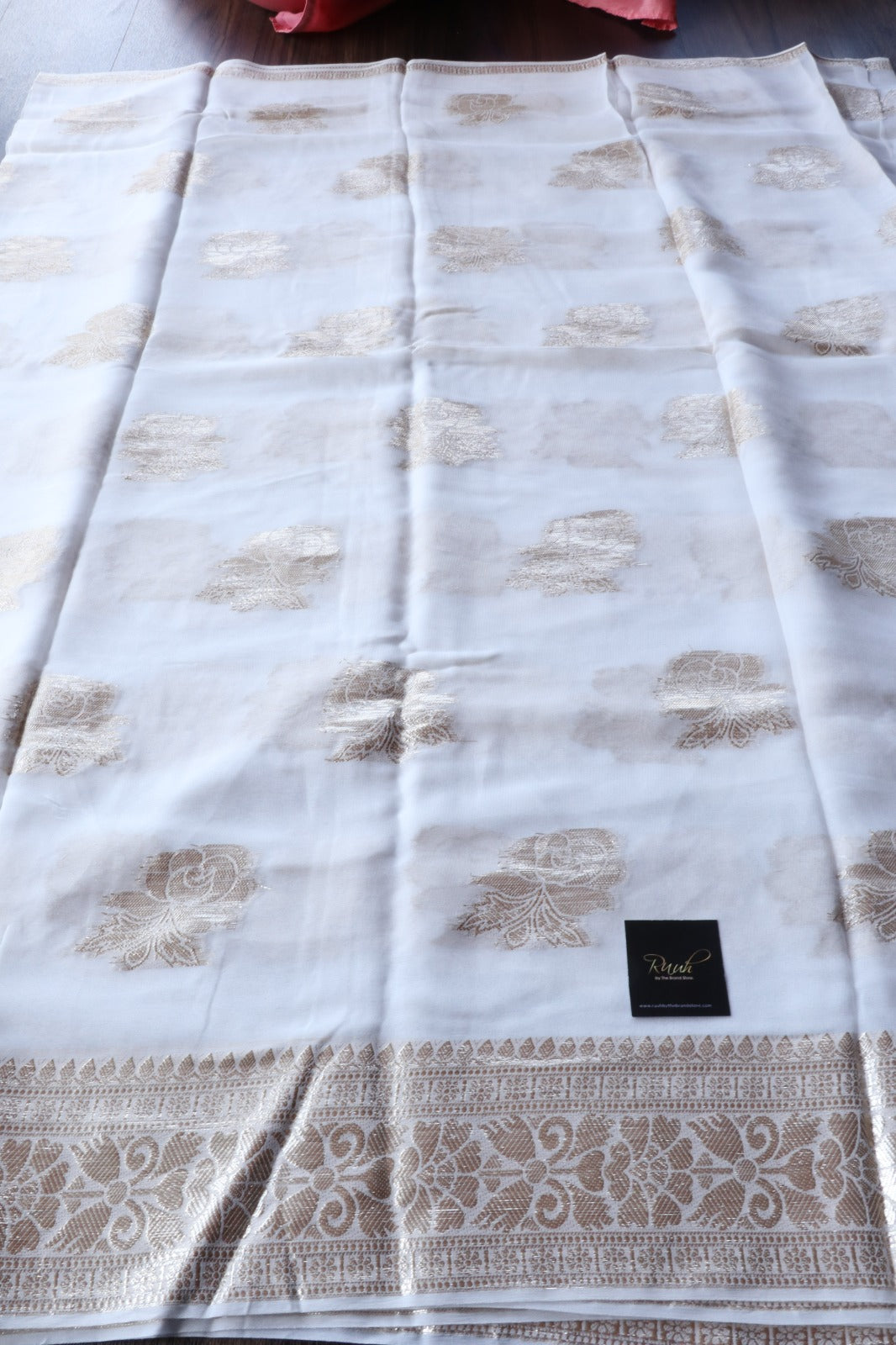 DULL WHITE VISCOSE GEORGETTE FLORAL