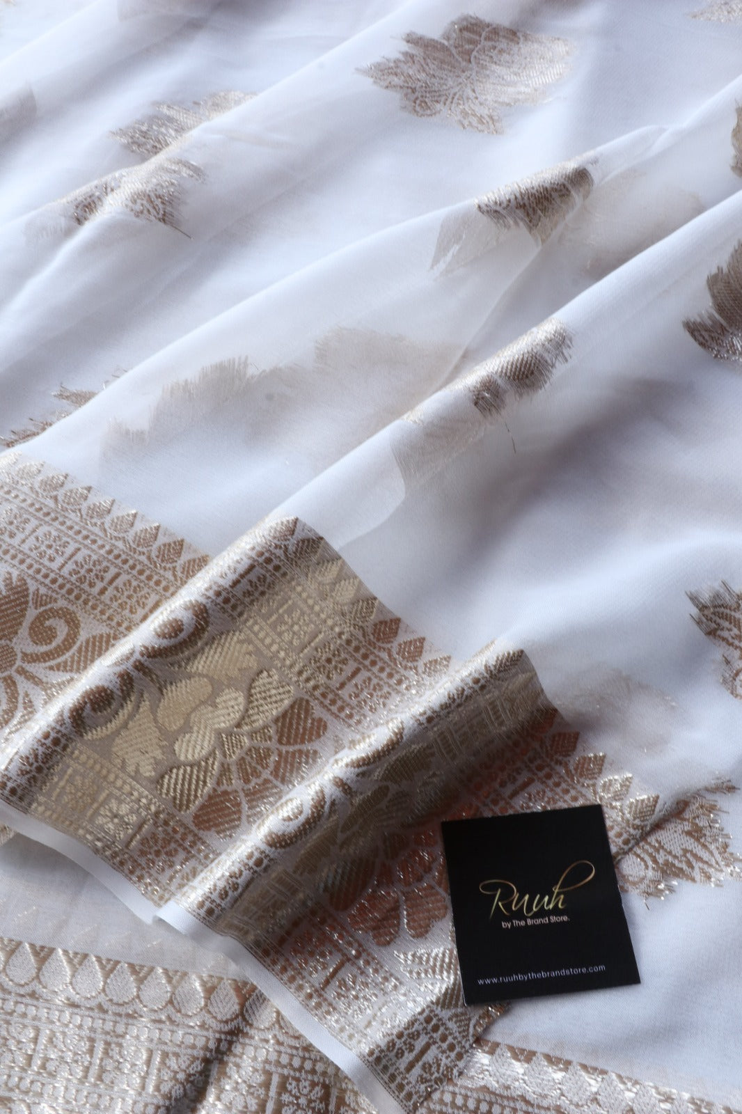 DULL WHITE VISCOSE GEORGETTE FLORAL