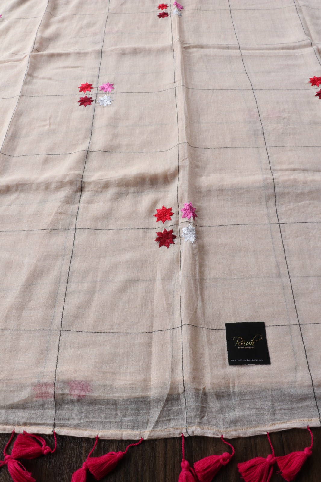 BEIGE MULMUL SAREE WITH EMBROIDERY