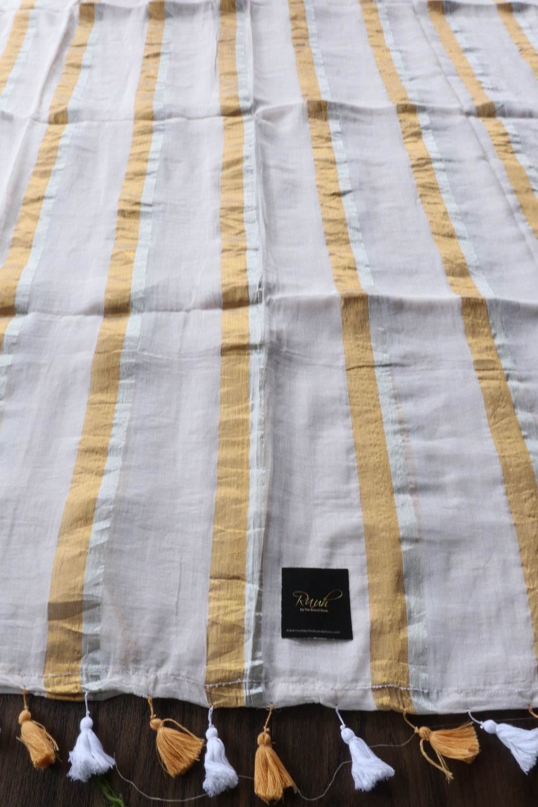 CREAM MULMUL SAREE WITH ZARI STRIPES