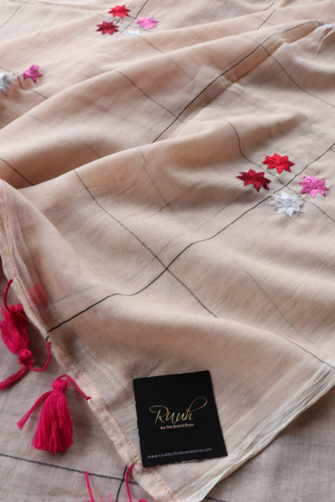 BEIGE MULMUL SAREE WITH EMBROIDERY