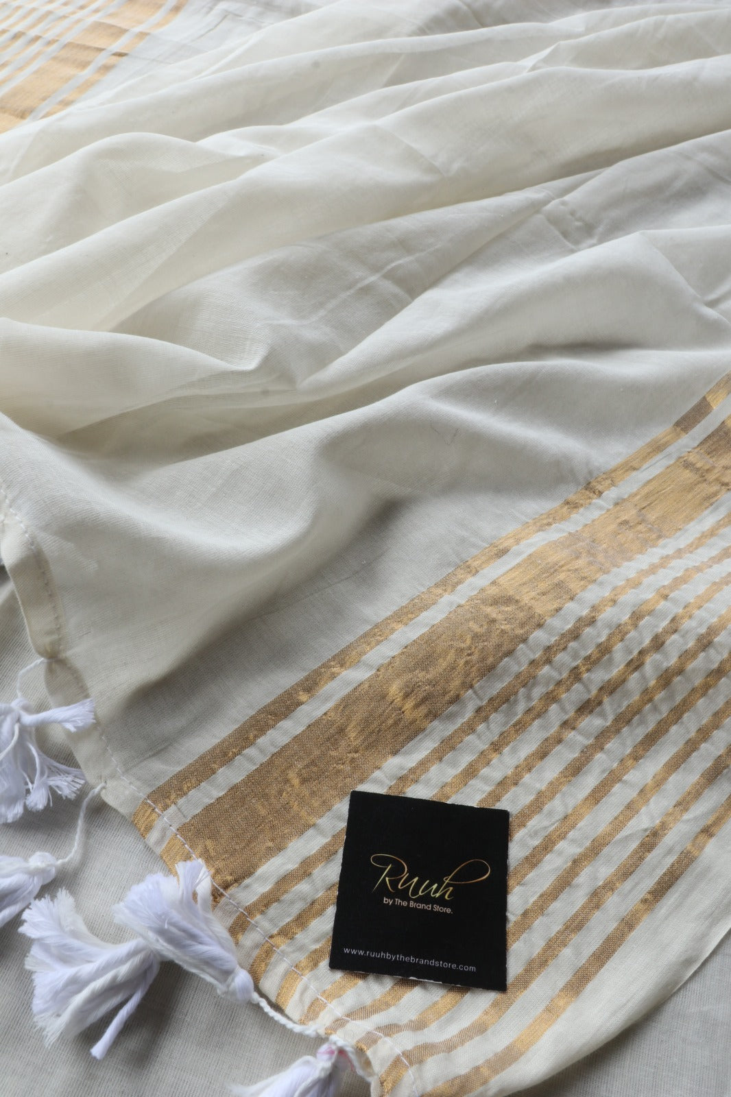 CREAM MULMUL COTTON SAREE WITH ZARI STRIPE BORDER