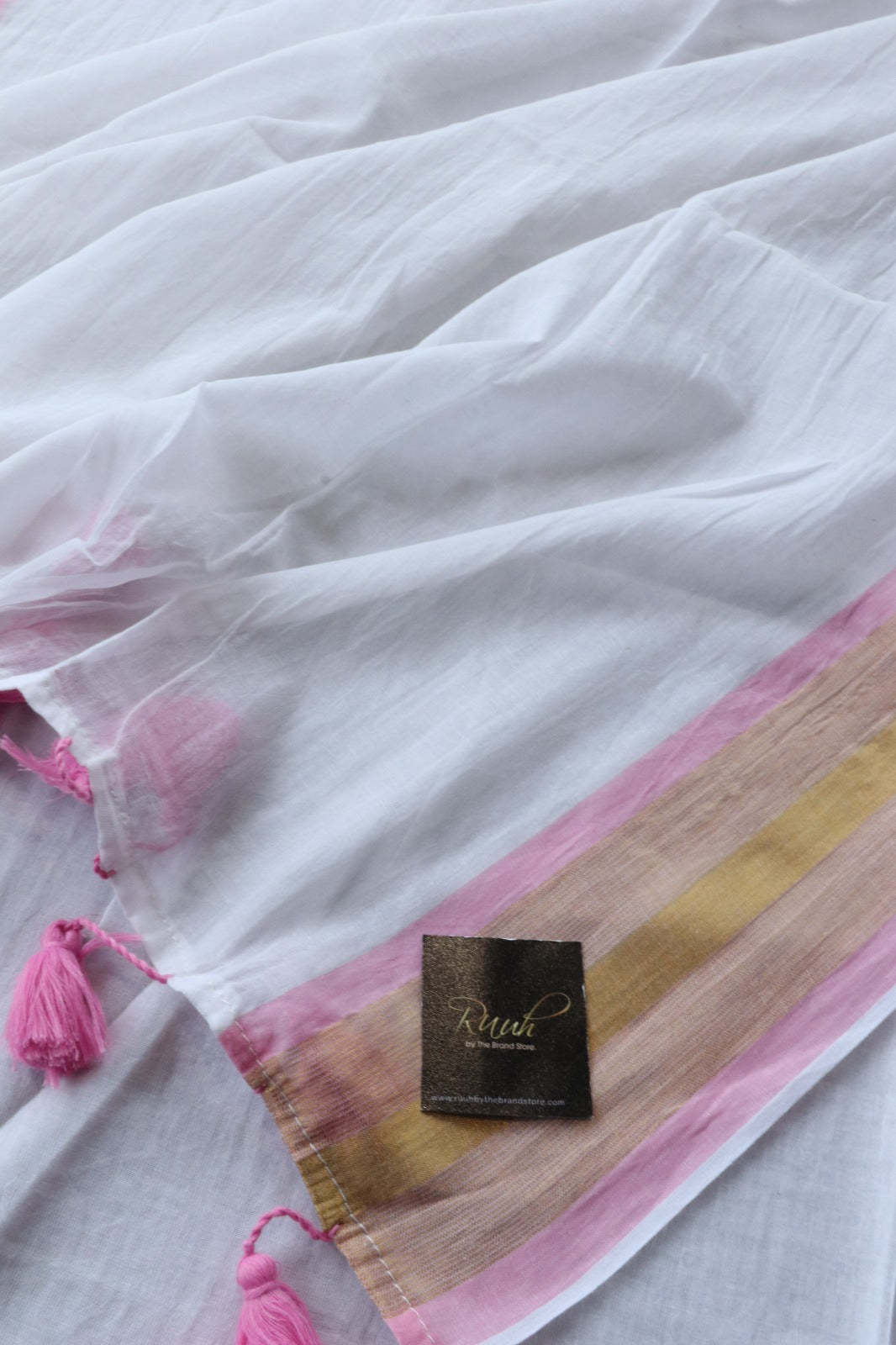 MULMUL COTTON SAREE WITH LIGHT PINK AND GOLD BORDER
