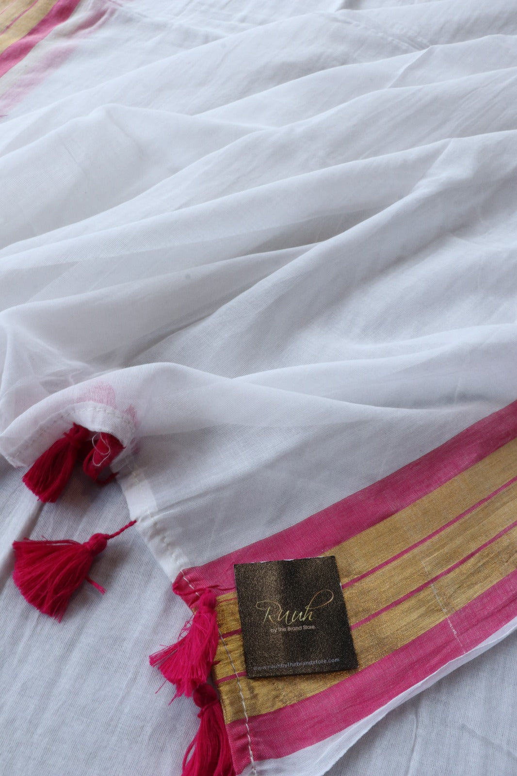 MULMUL COTTON SAREE WITH PINK AND GOLD BORDER