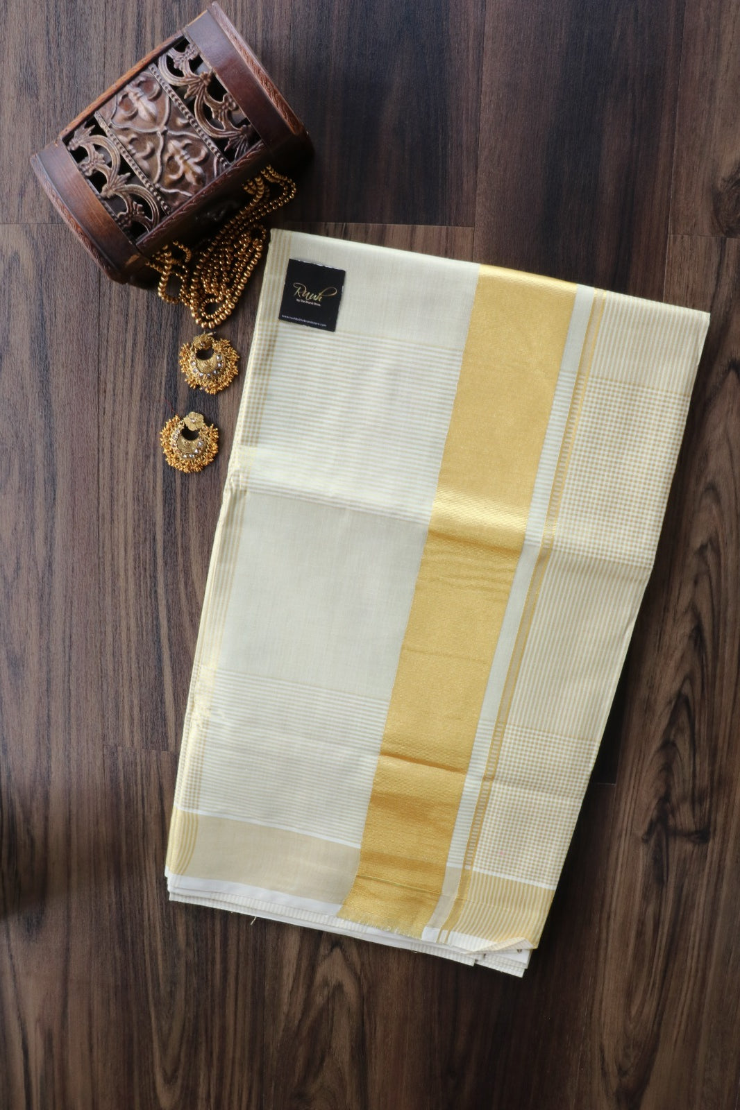 TISSUE STRIPE IN VERTICAL & HORIZONTAL PATTERN