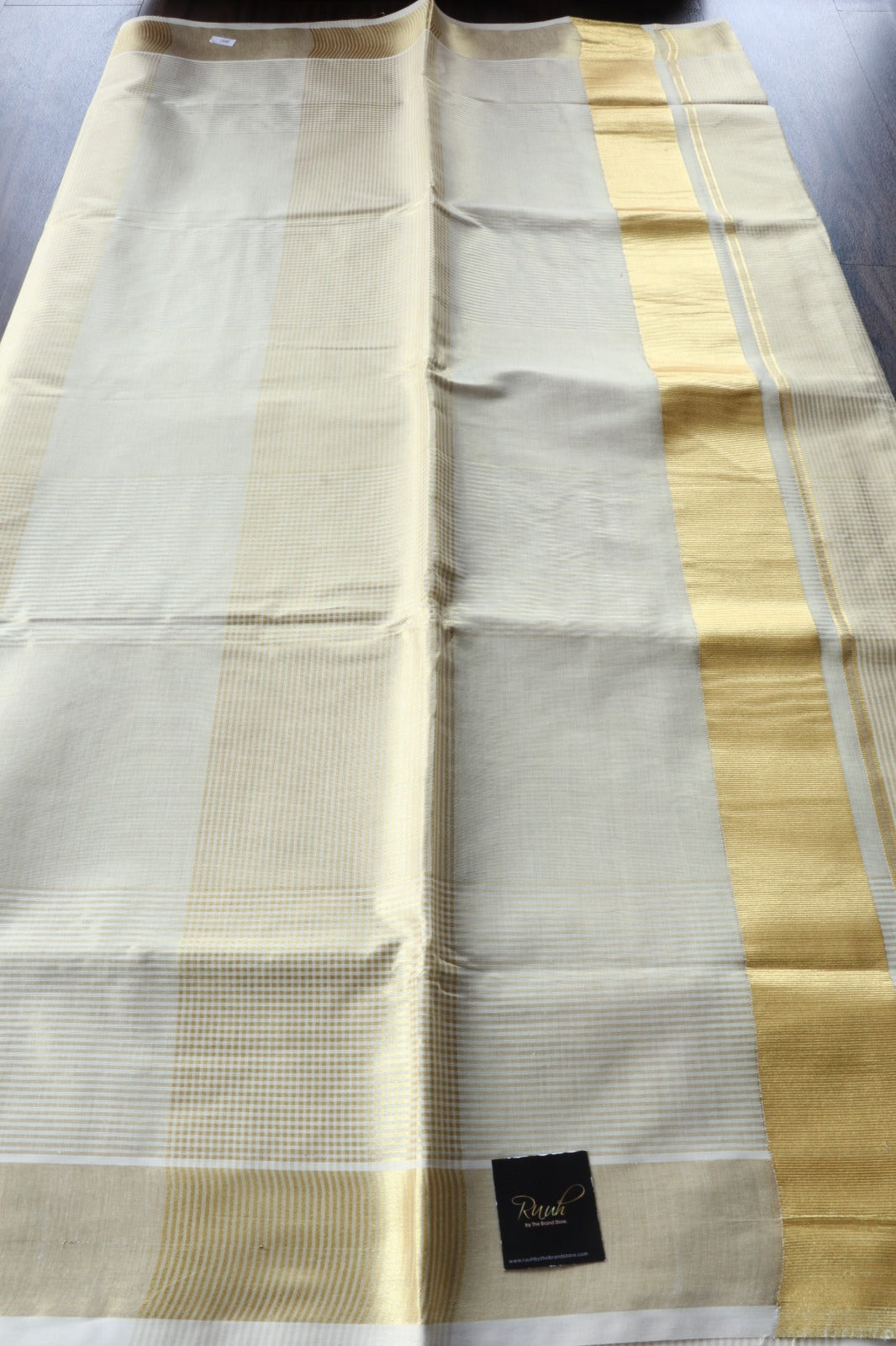 TISSUE STRIPE IN VERTICAL & HORIZONTAL PATTERN