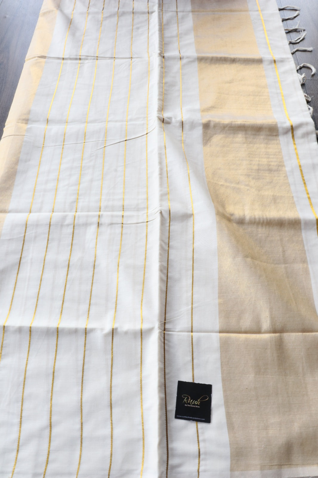 COTTON VERTICAL STRIPE BORDERLESS SAREE