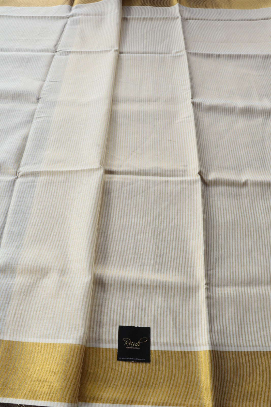 COTTON SAREE WITH VERTICAL STRIPES AND ZARI BORDER