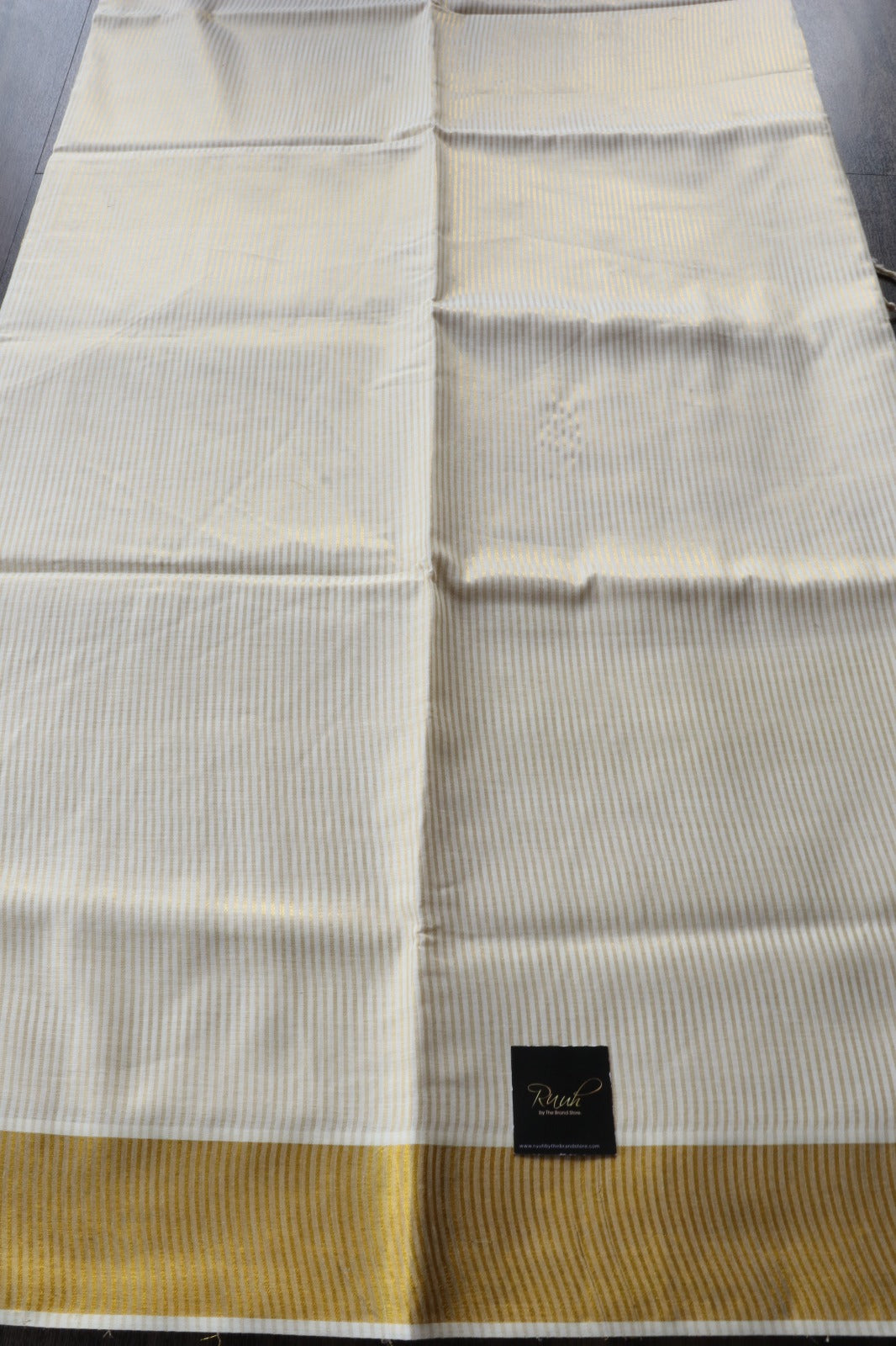 COTTON SAREE WITH VERTICAL STRIPES AND ZARI BORDER