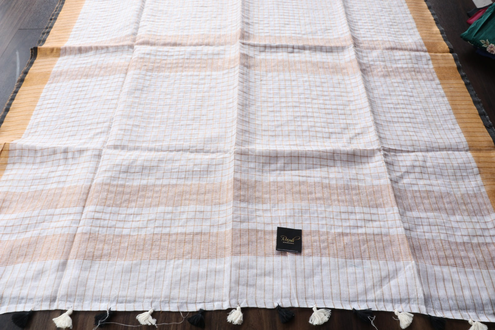 LINEN CHECKS WITH BLACK EDGING