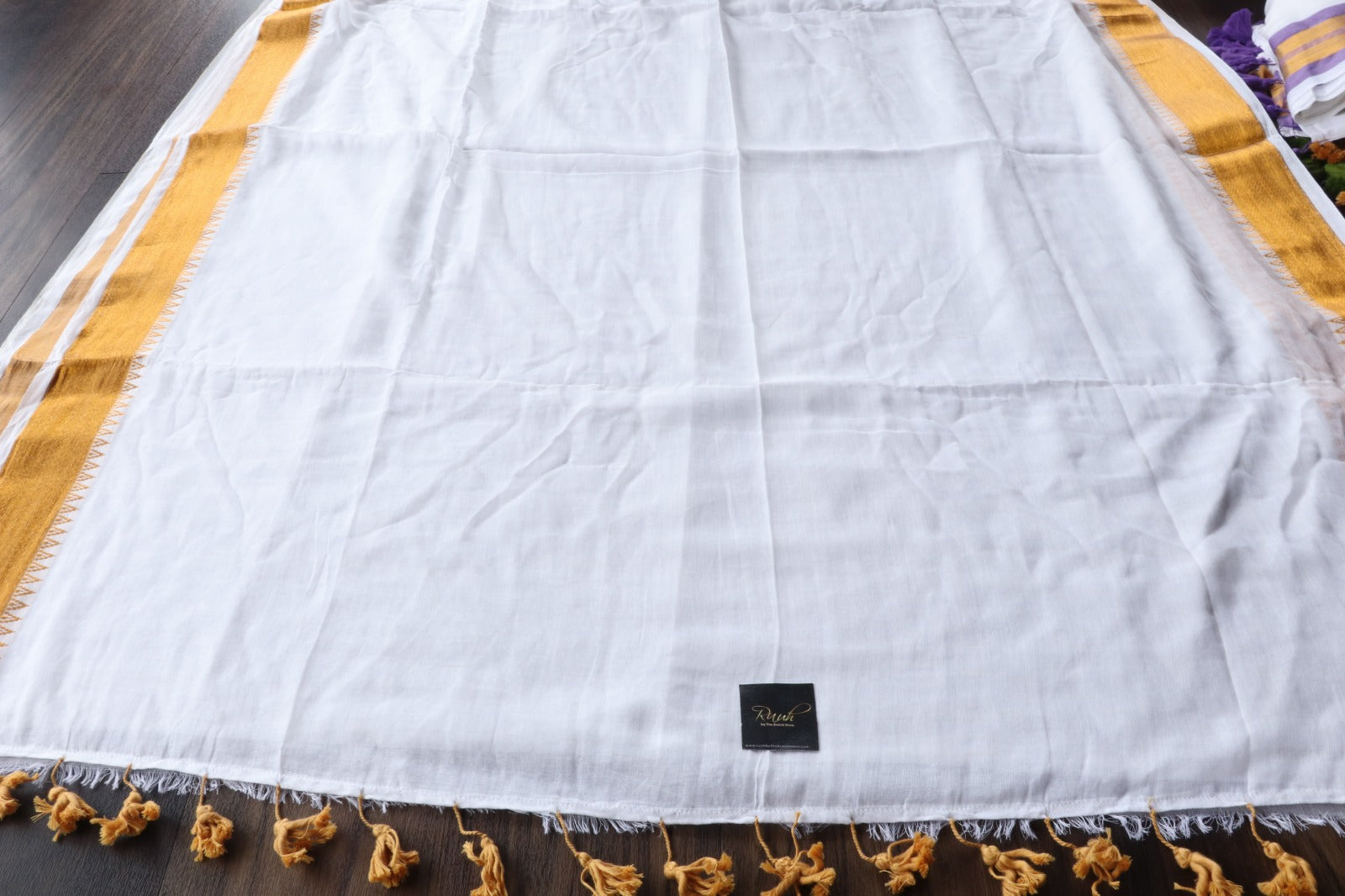 OFF WHITE MULMUL WITH TEMPLE BORDER