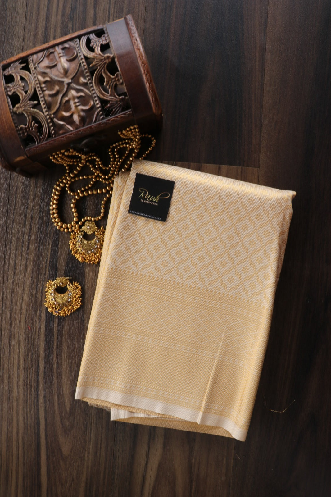 ONAM SPECIAL GOLD WOVEN DESIGN SAREE