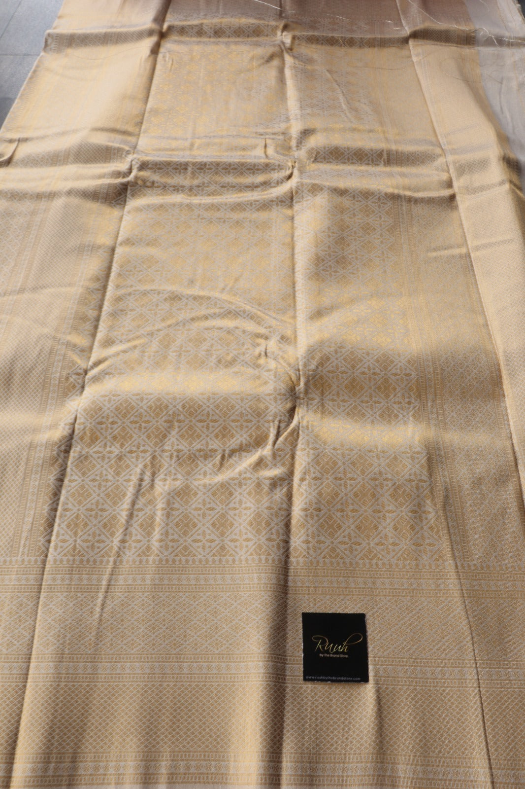 ONAM SPECIAL GOLD WOVEN DESIGN SAREE