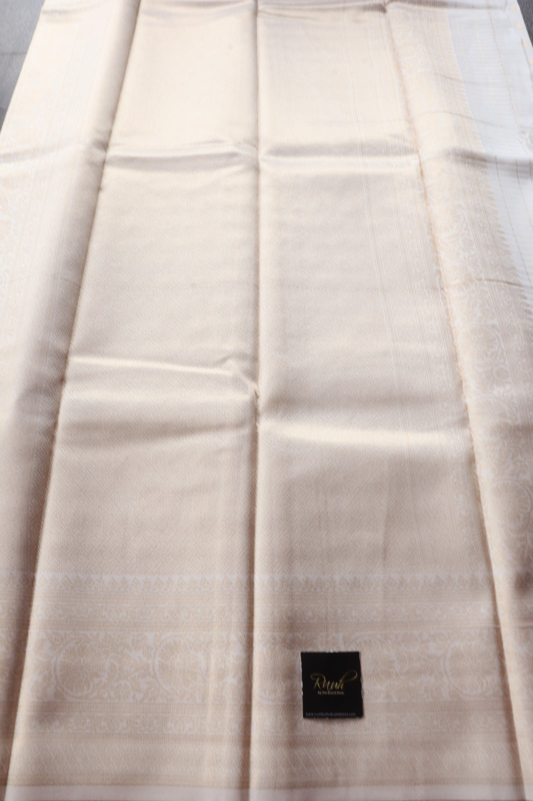 SEMI SILK SAREE IN LIGHT GOLD WEAVE 2
