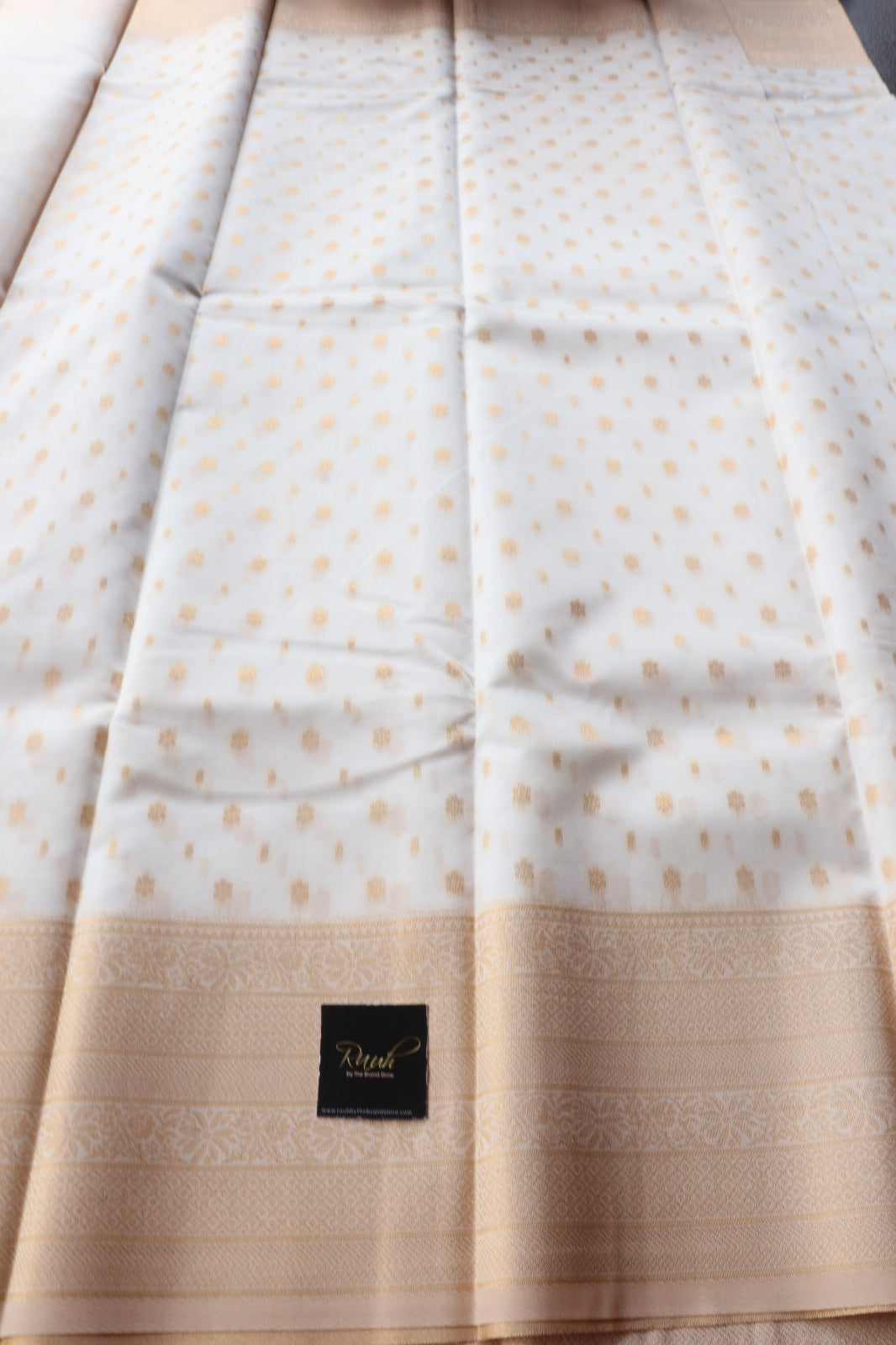 SEMI SILK SAREE IN LIGHT GOLD WEAVE 1
