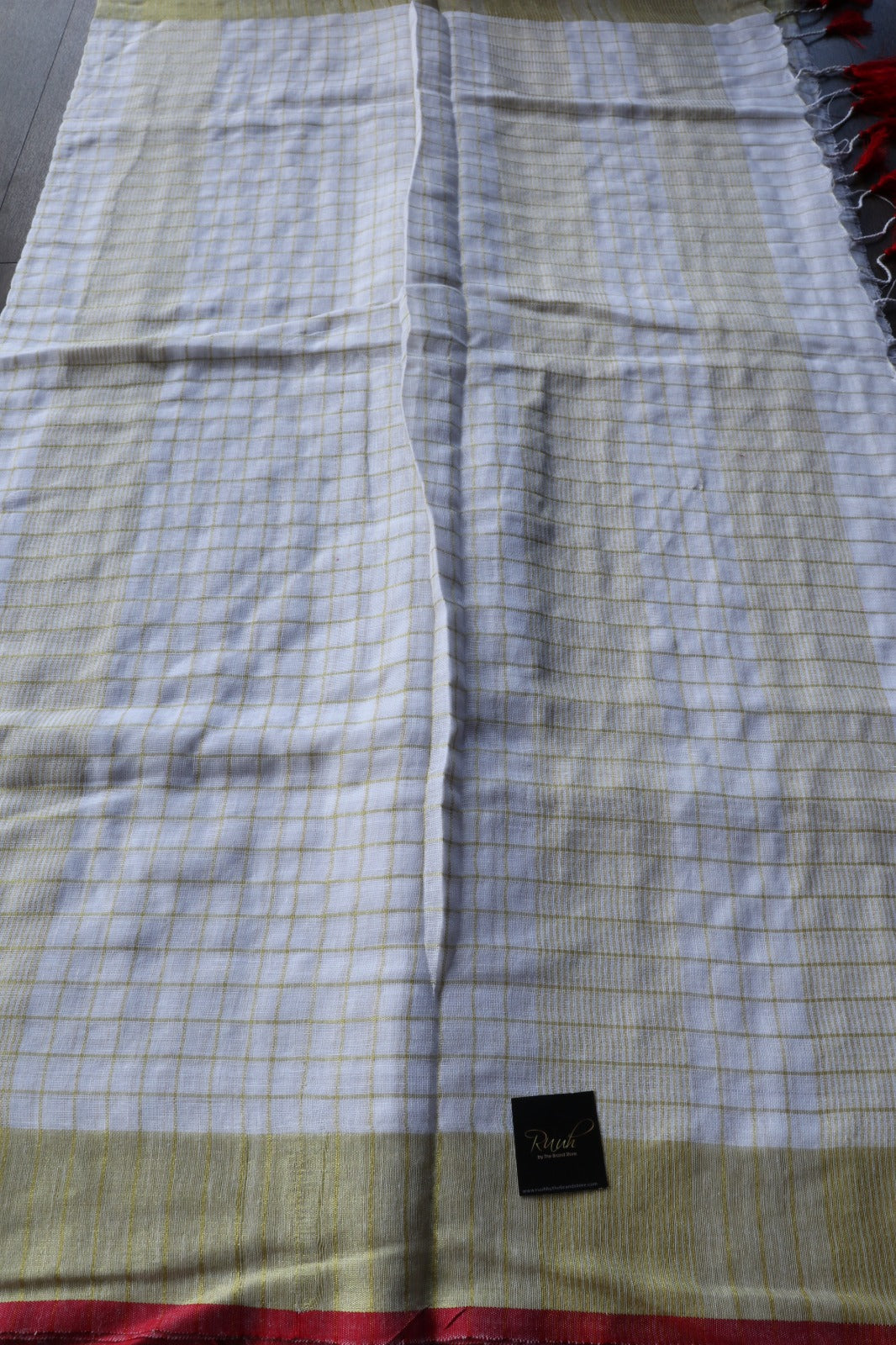 LINEN CHECKS WITH RED EDGING