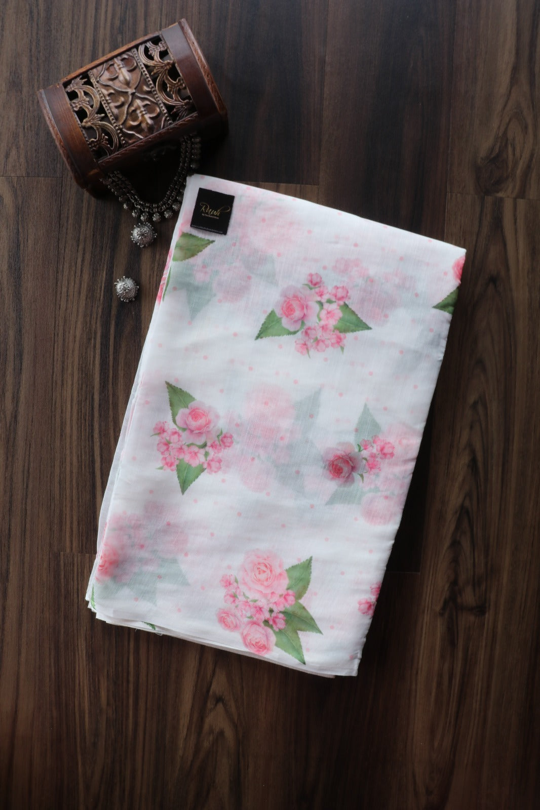 WHITE SEMI LINEN SAREE WITH FLORAL PRINTS