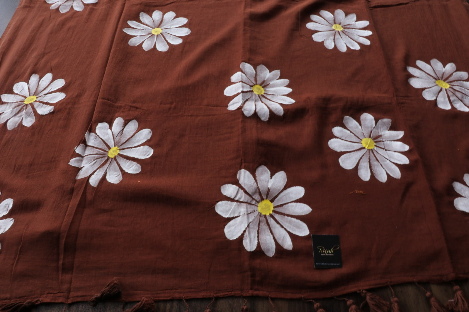 BROWN MULMUL SAREE WITH DAISY HANDPAINT