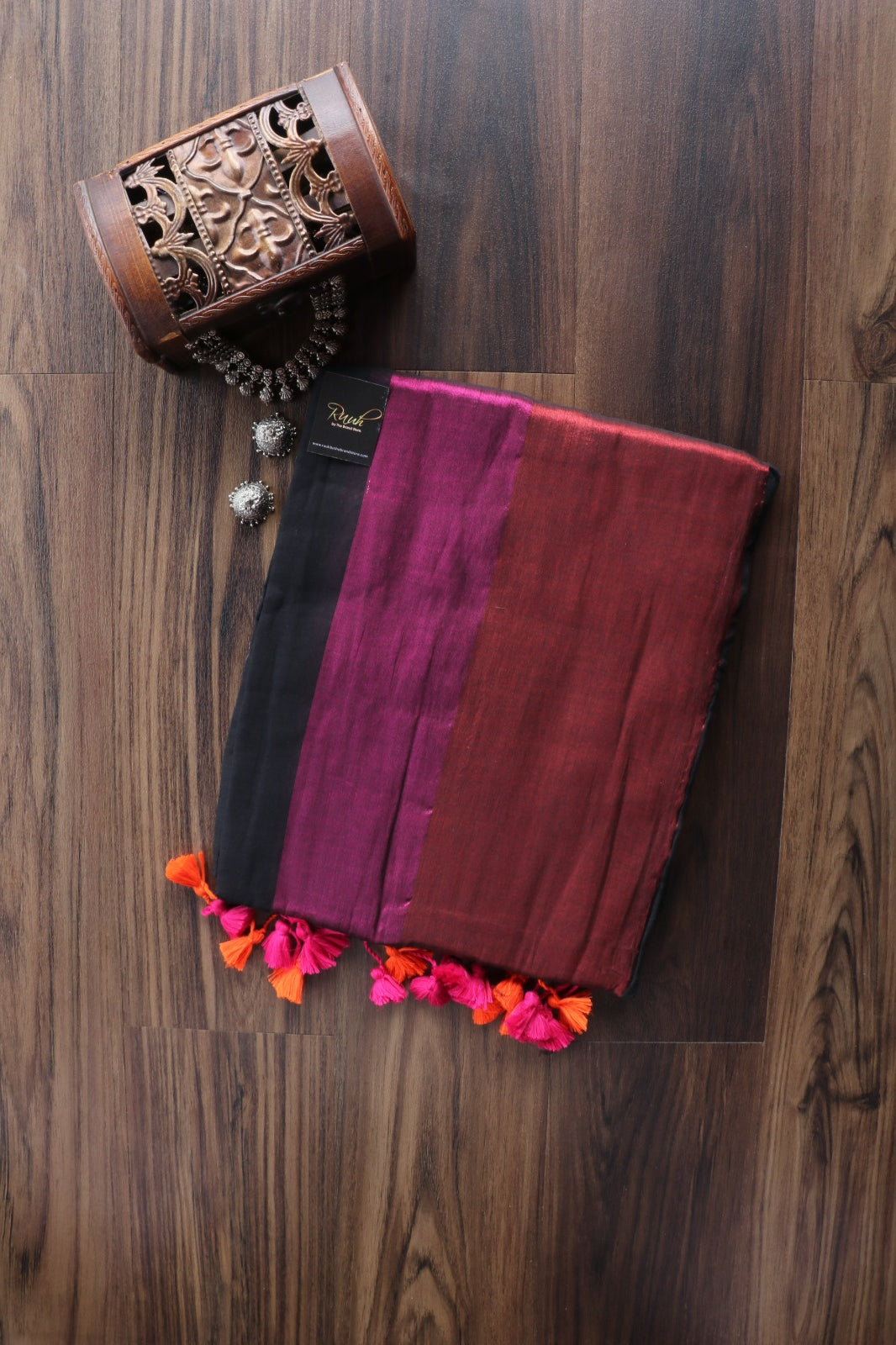 BLACK MULCOTTON WITH PINK & ORANGE BORDER
