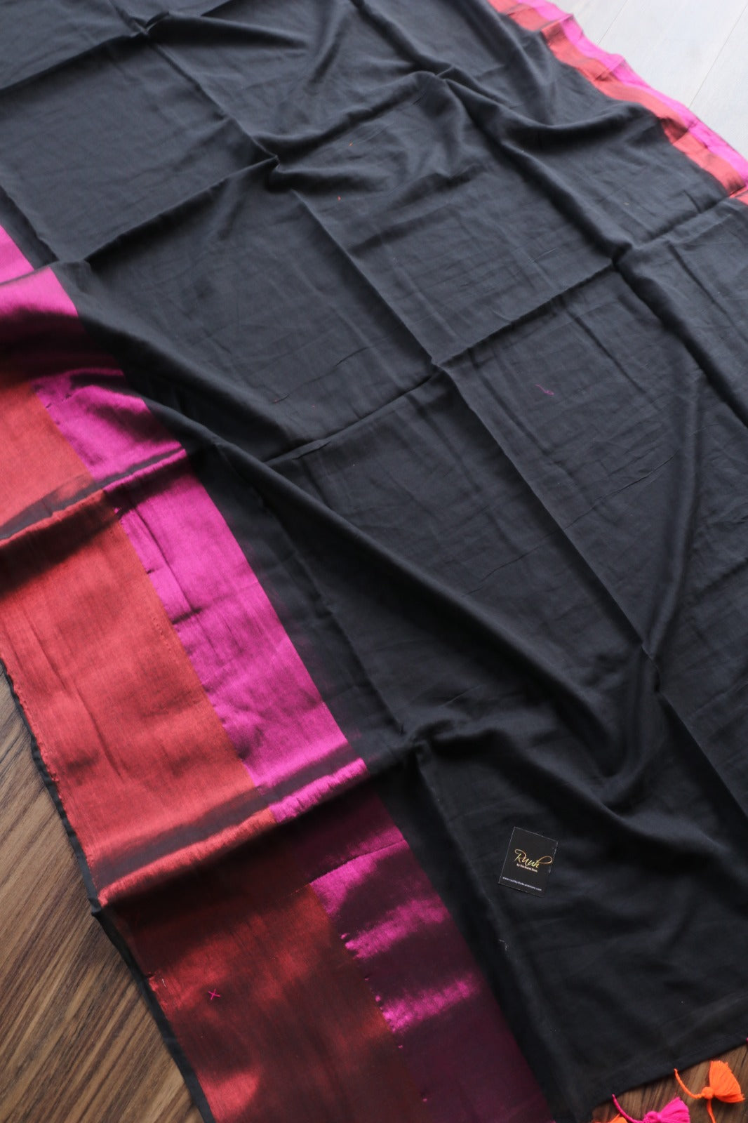 BLACK MULCOTTON WITH PINK & ORANGE BORDER