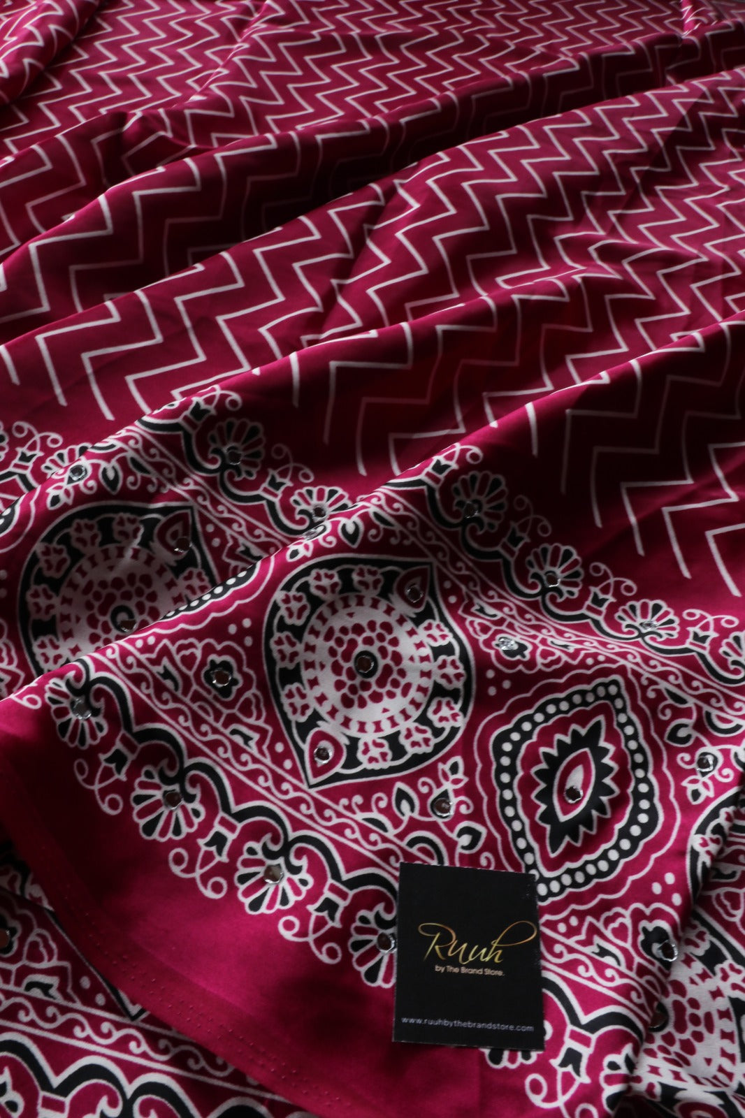 MAGENTA SEMI MODAL IN ZIGZAG DESIGN