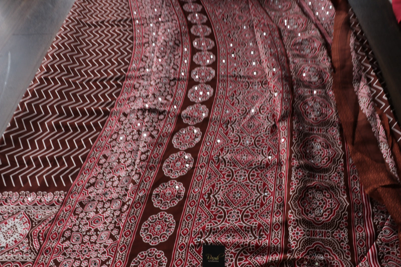 BROWN SEMI MODAL IN ZIGZAG PATTERN