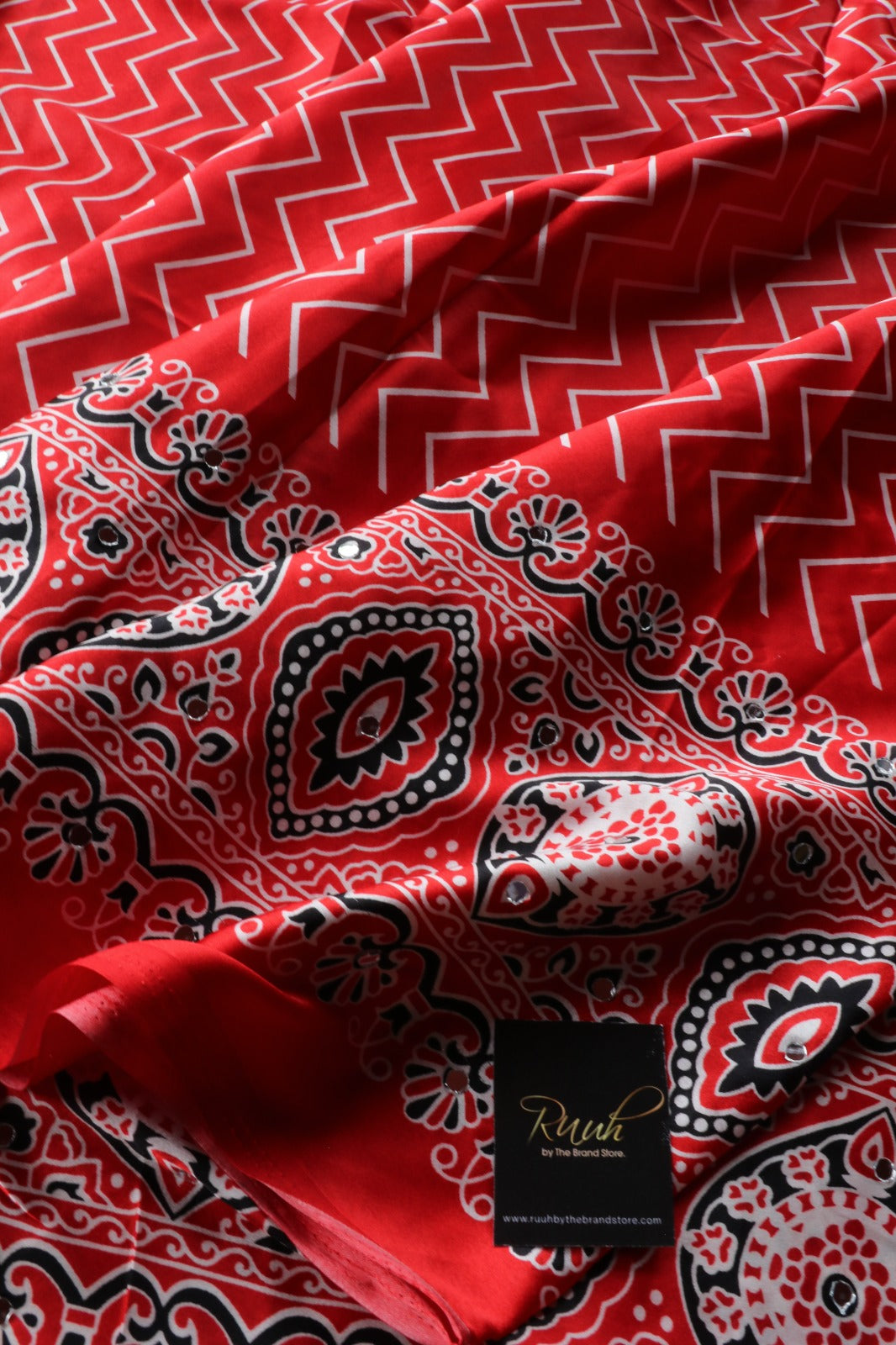 RED SEMI MODAL IN ZIG ZAG DESIGN