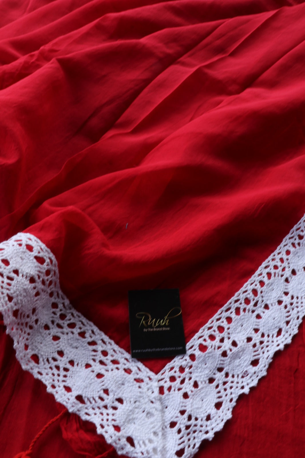 RED MULMUL SAREE WITH LACE