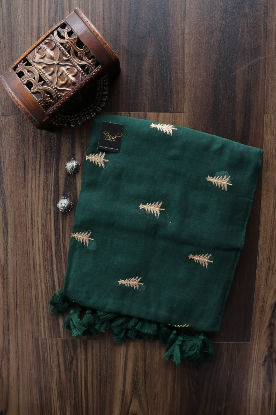 DARK GREEN MULMUL SAREE WITH PINE TREE EMBROIDERY