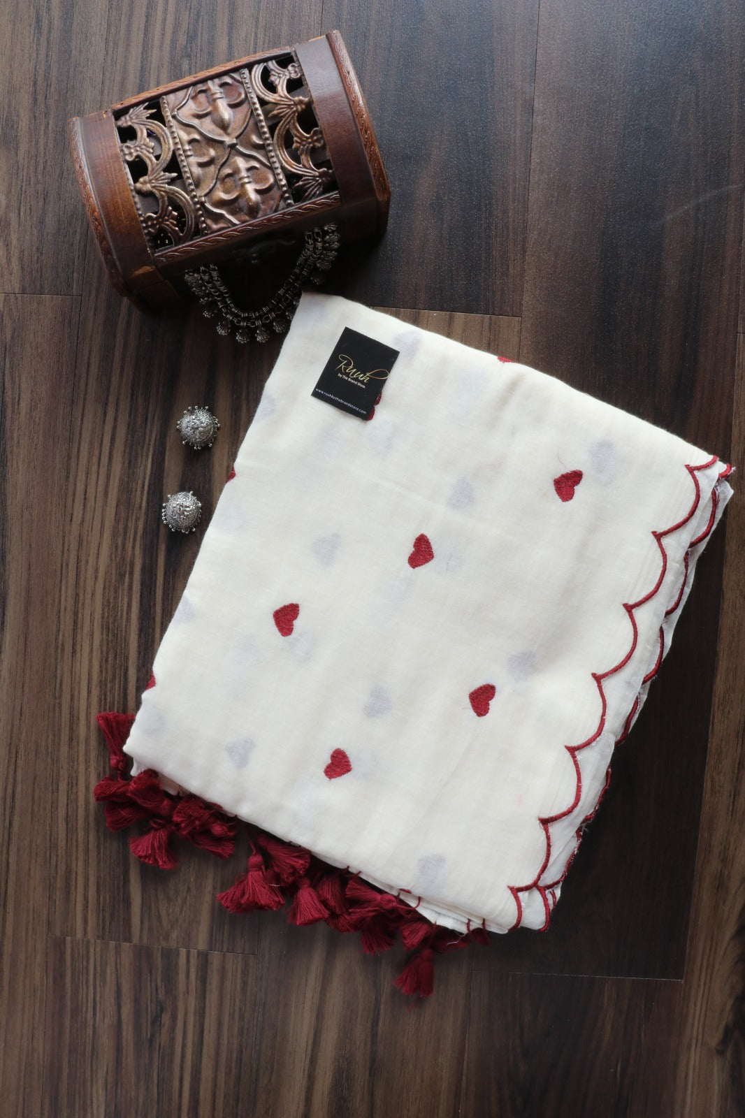 OFF WHITE MULMUL WITH MAROON HEART